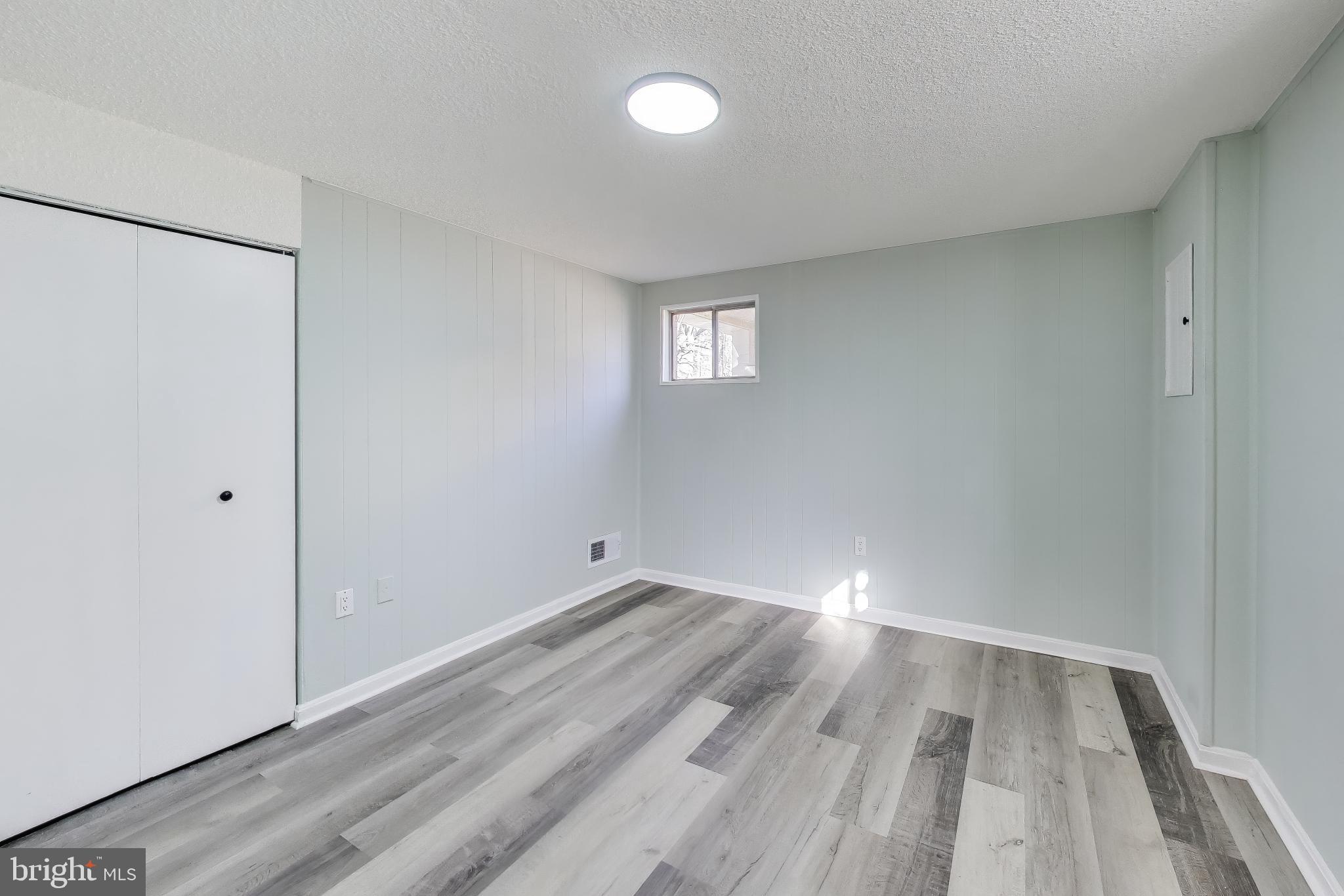 WILLIAMSBURG ESTATES - Residential