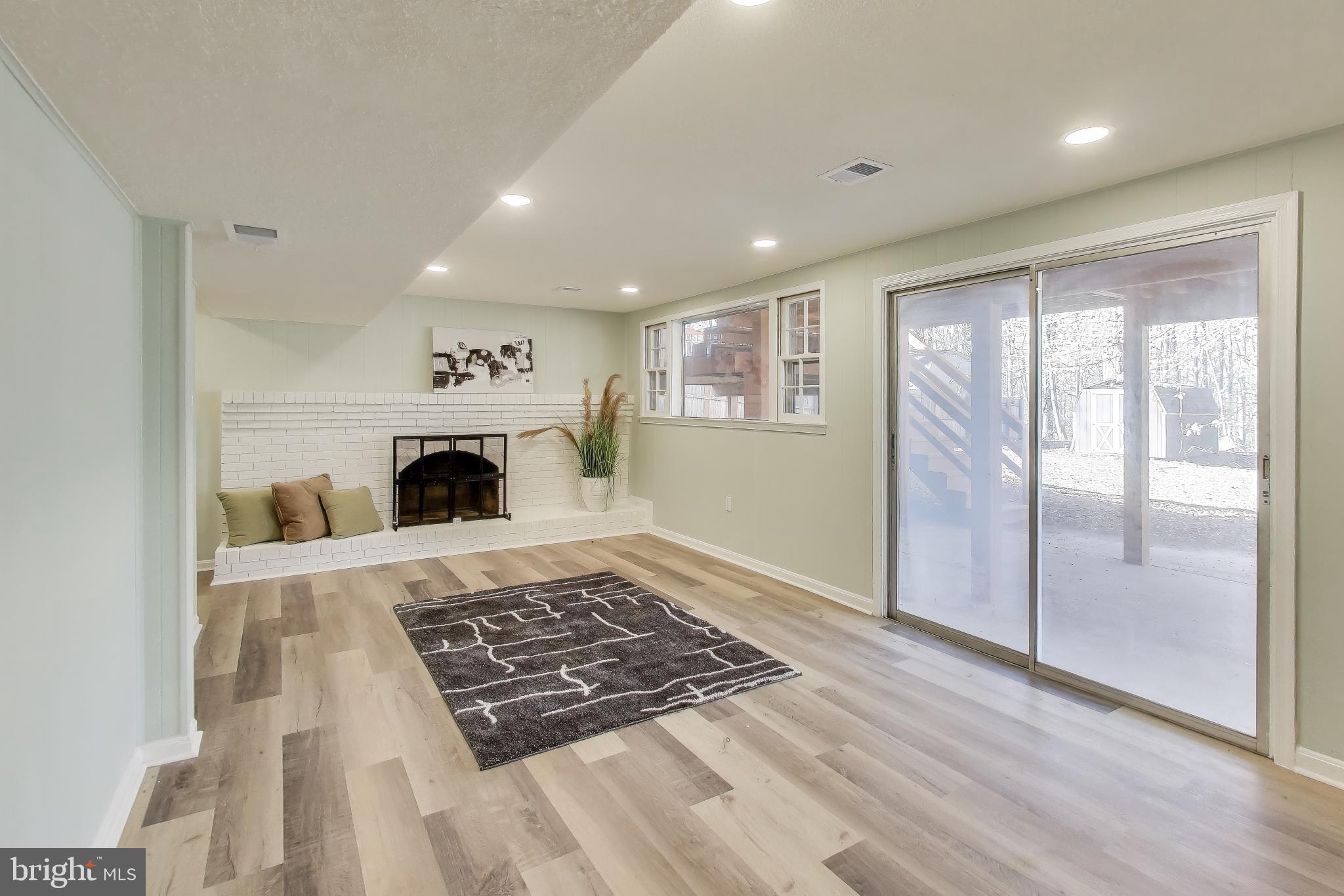 WILLIAMSBURG ESTATES - Residential