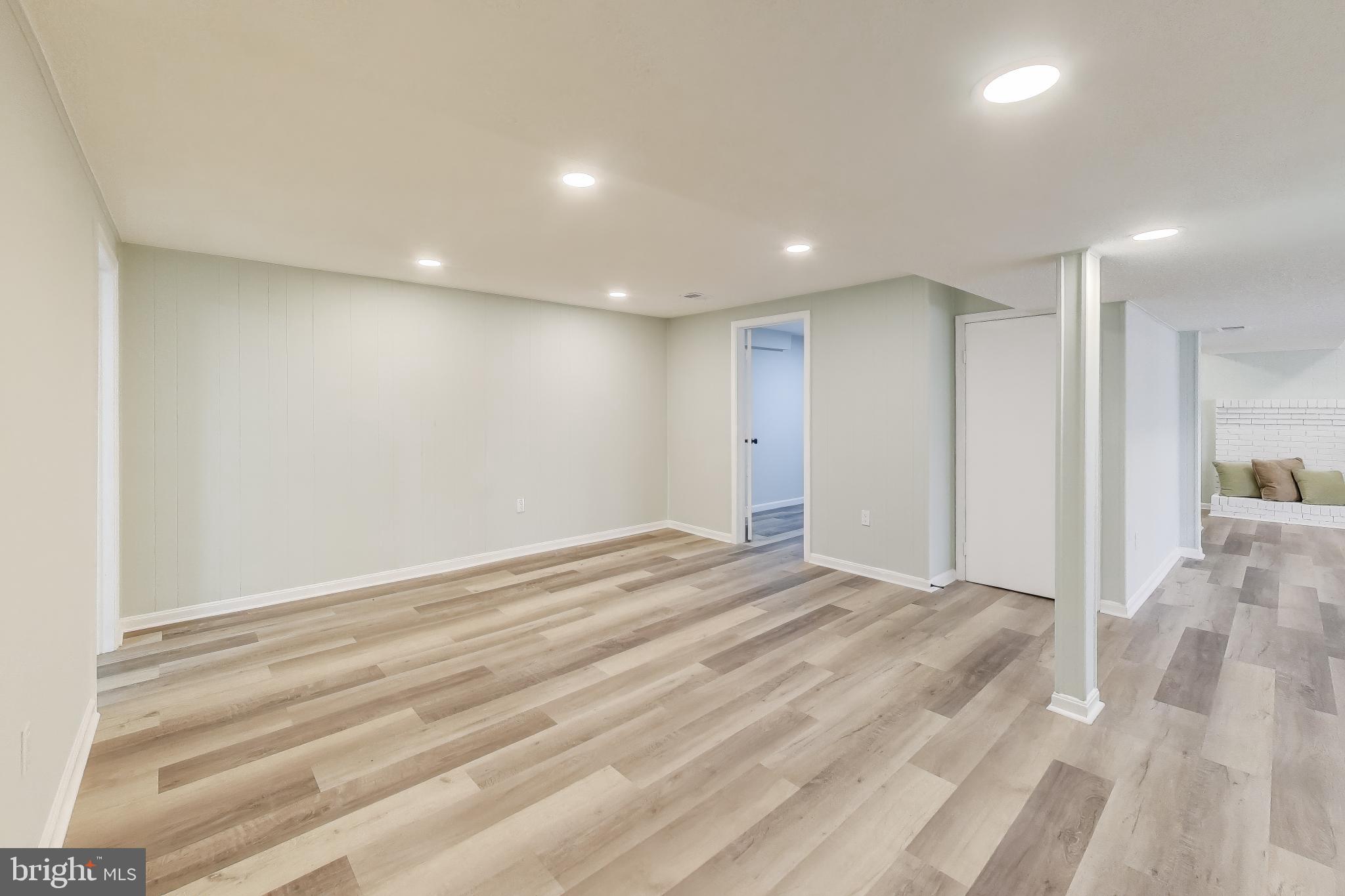 WILLIAMSBURG ESTATES - Residential