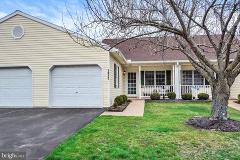 Photo of 1013 Hastings Boulevard #1013, YORK, PA 17402 (MLS # PAYK2100266)