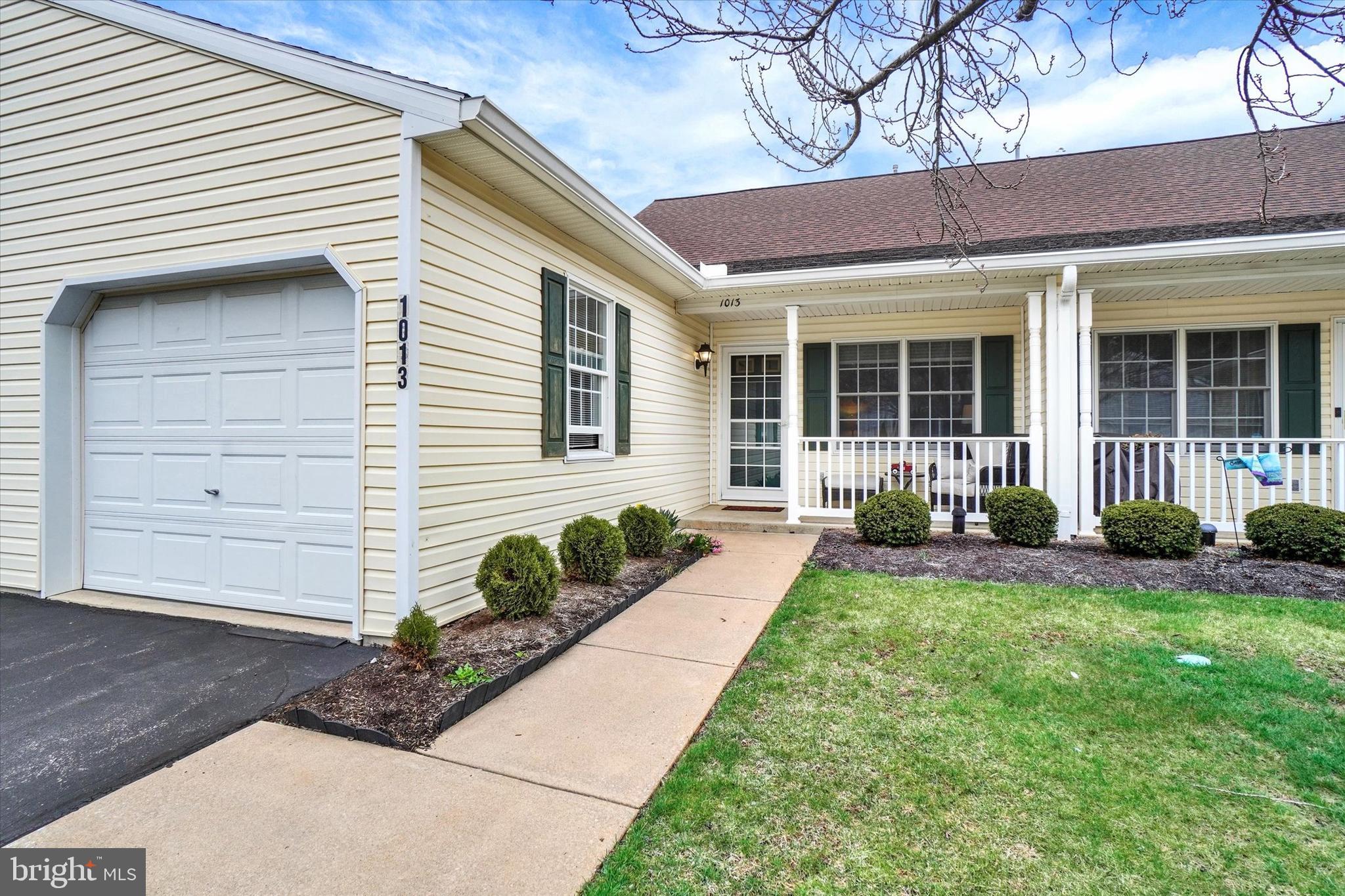 1013 HASTINGS BOULEVARD 1013