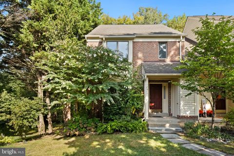 12608 VICTORIA STATION COURT FAIRFAX VA 22033