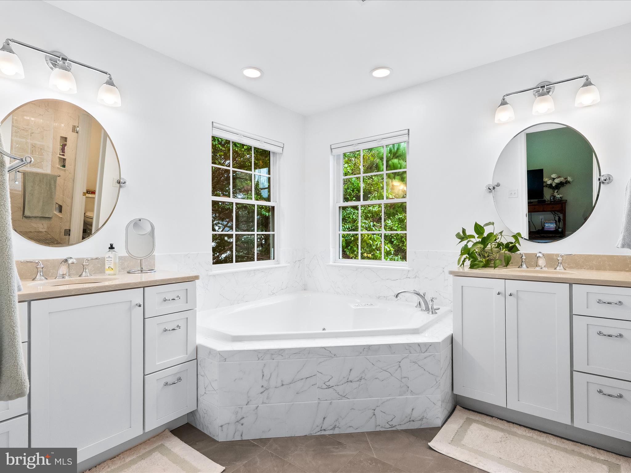 KINGSVIEW VILLAGE - Residential