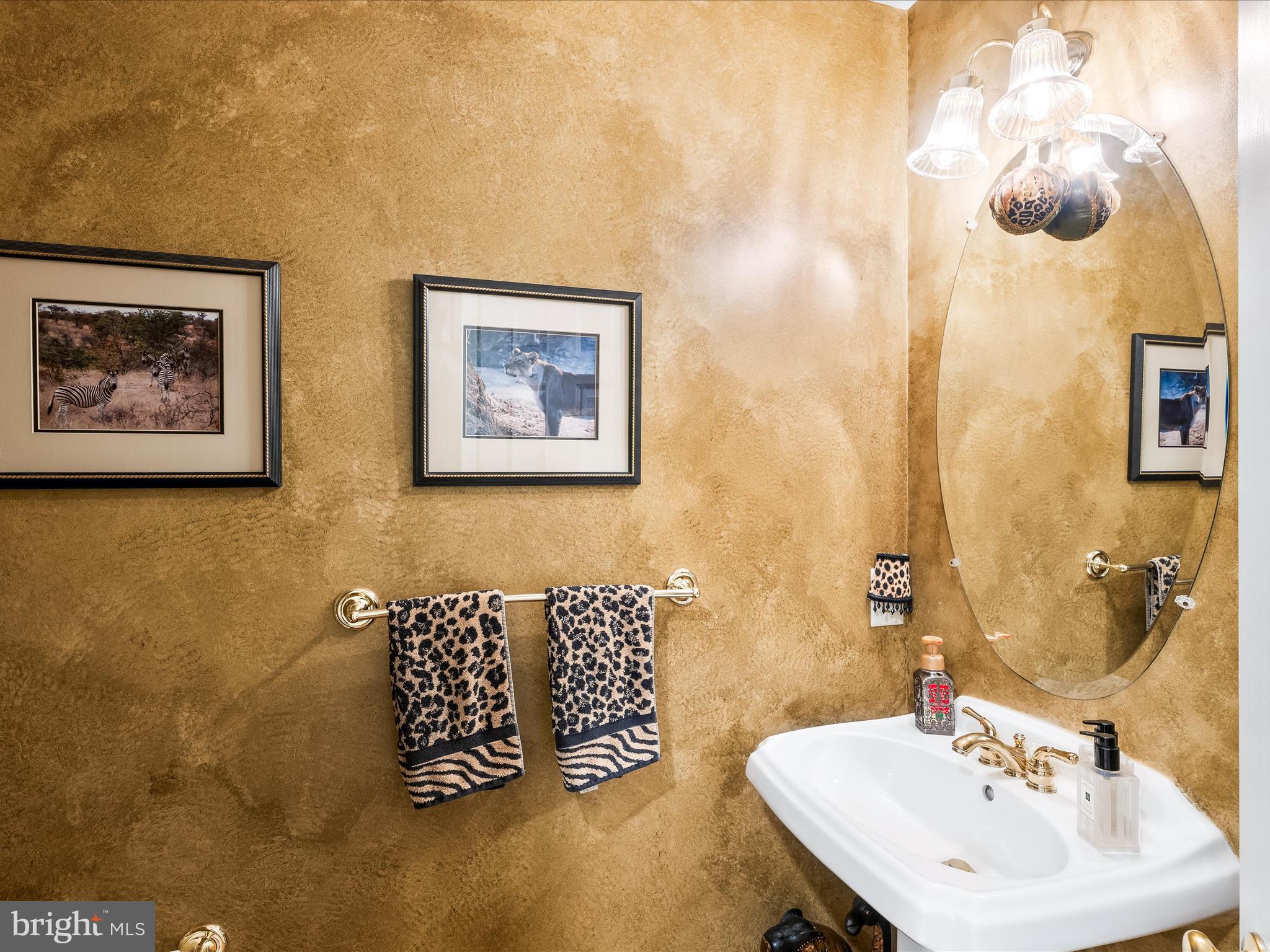 KINGSVIEW VILLAGE - Residential