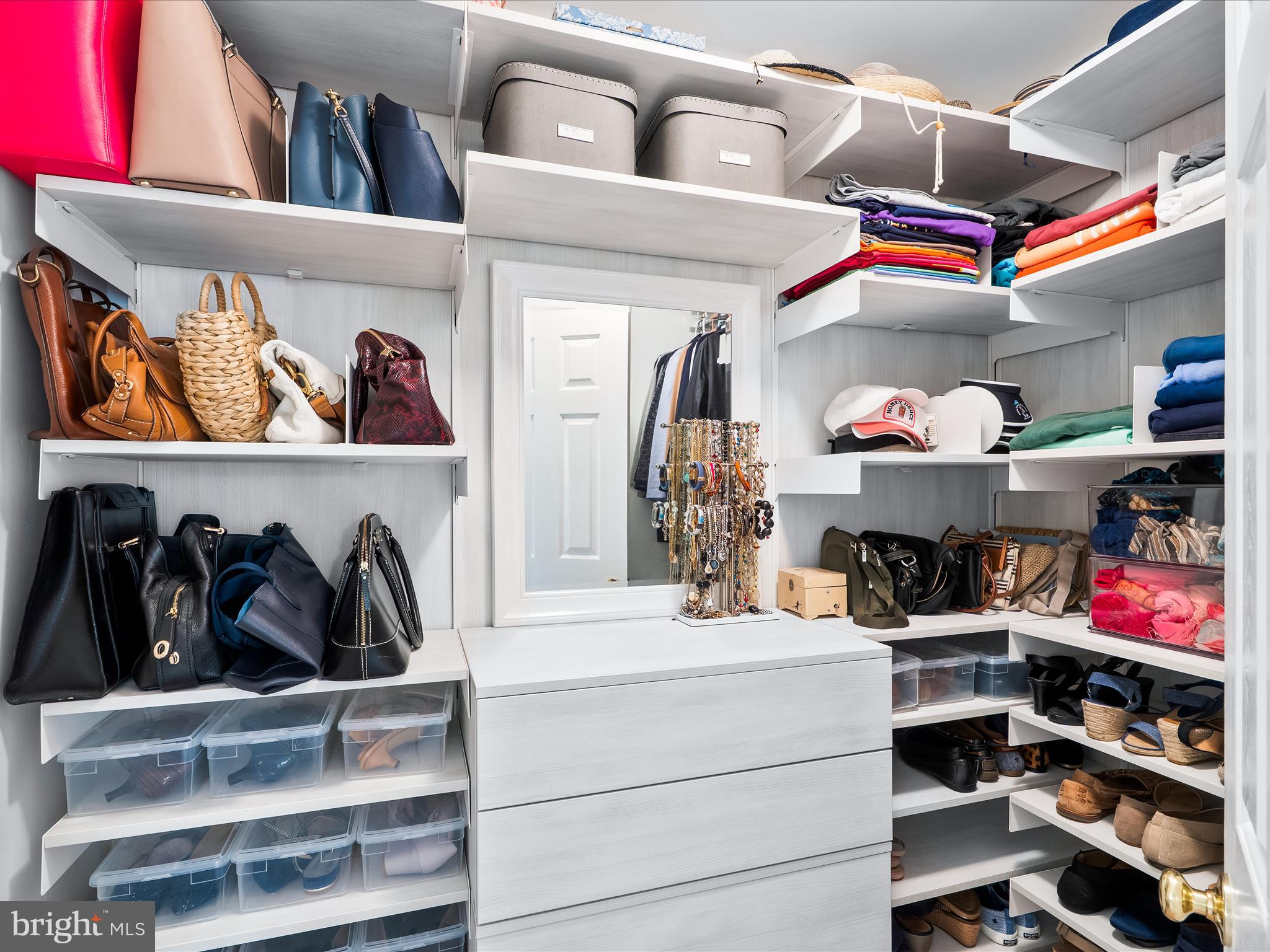 KINGSVIEW VILLAGE - Residential