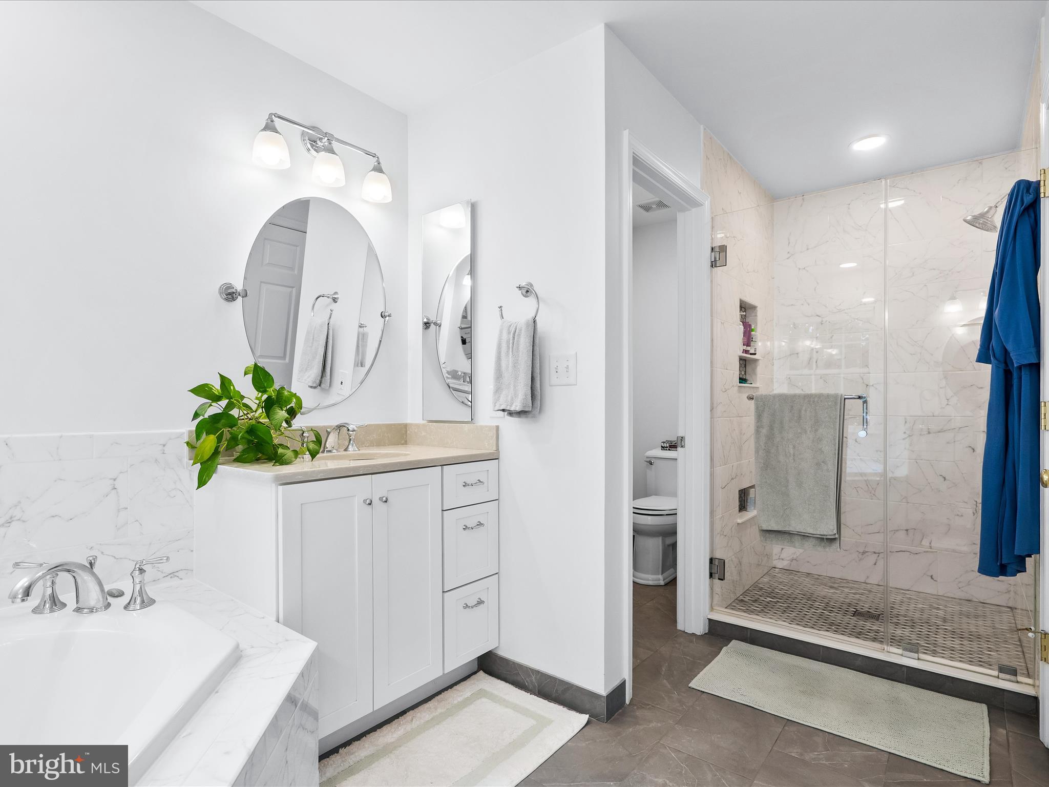 KINGSVIEW VILLAGE - Residential