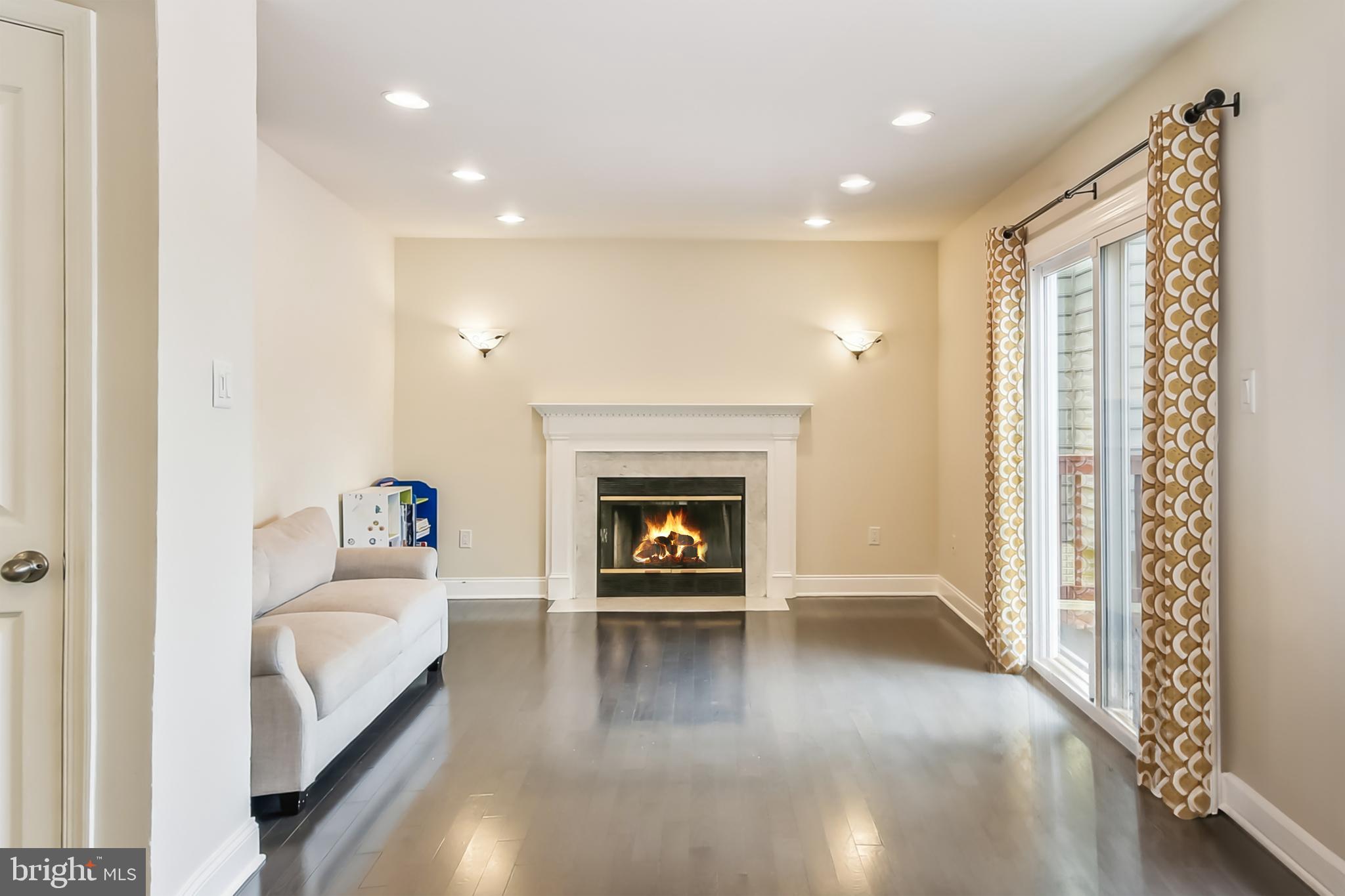 RIVER HILL - Residential Lease