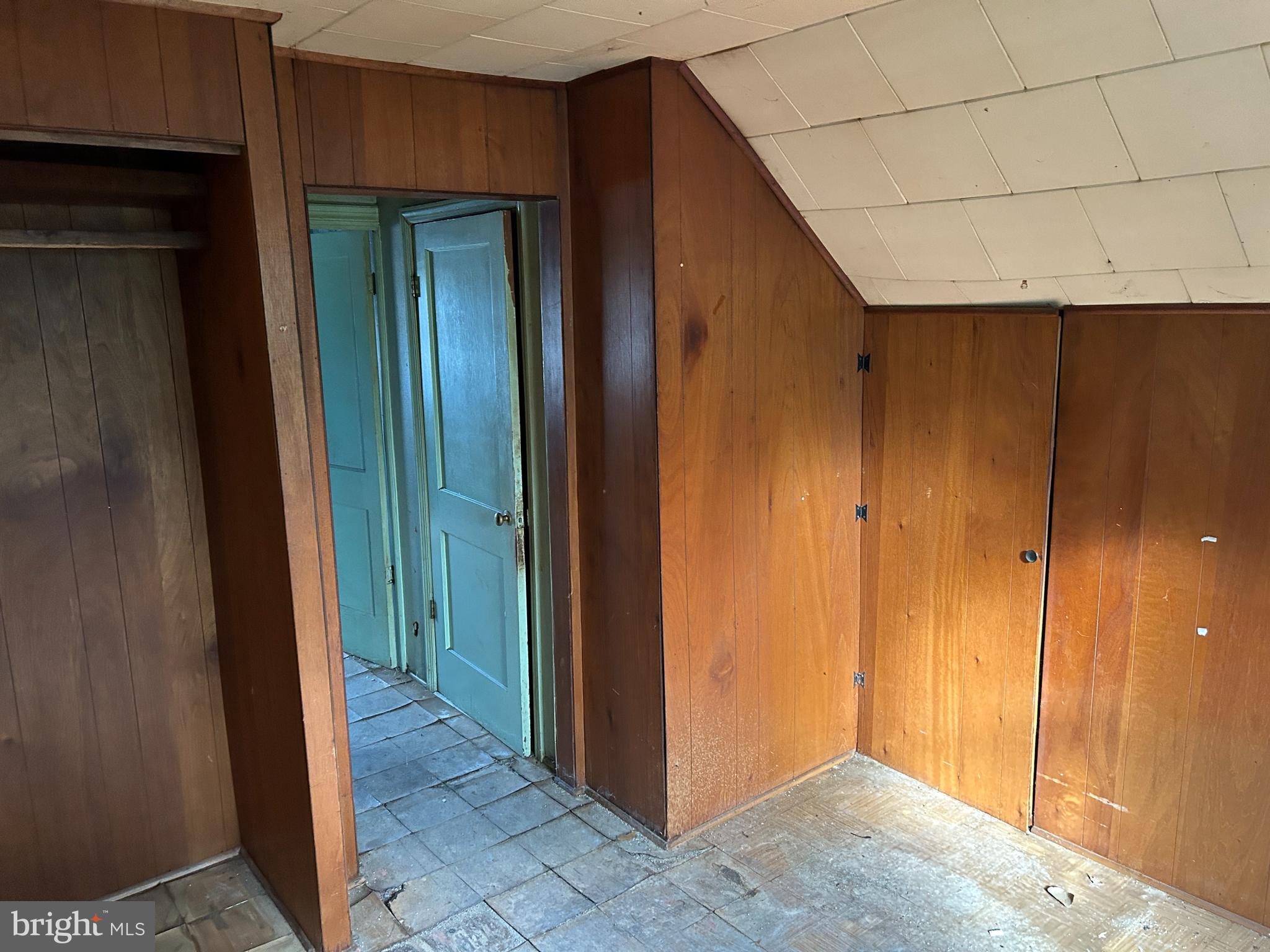 LAURAVILLE HISTORIC DISTRICT - Residential