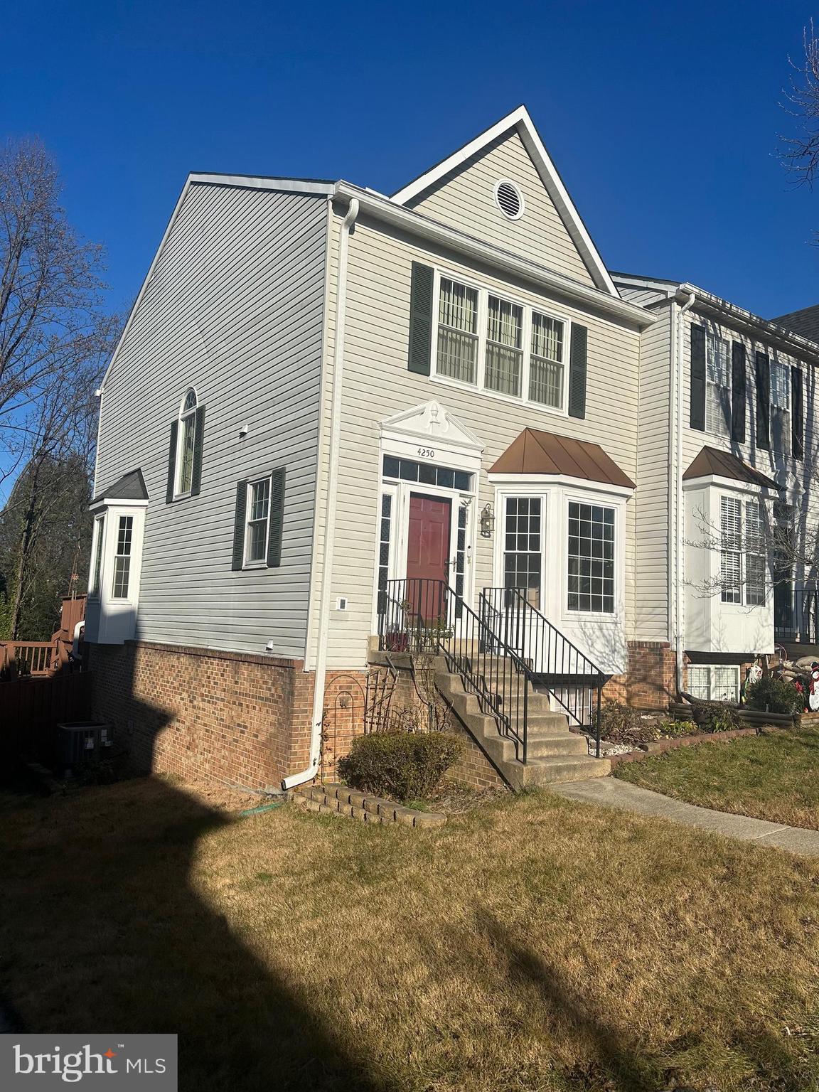 MONTCLAIR MEWS - Residential Lease