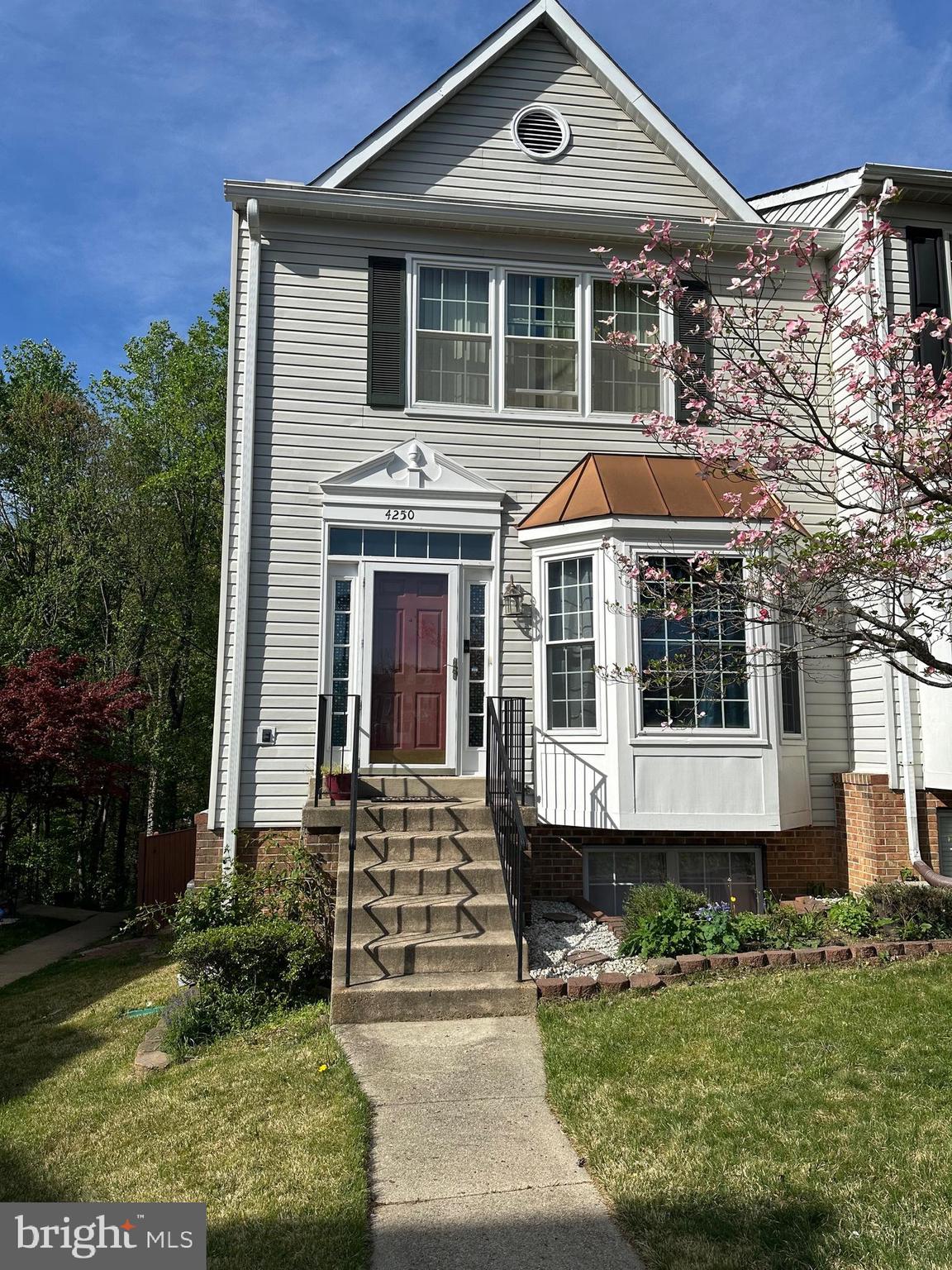 MONTCLAIR MEWS - Residential Lease