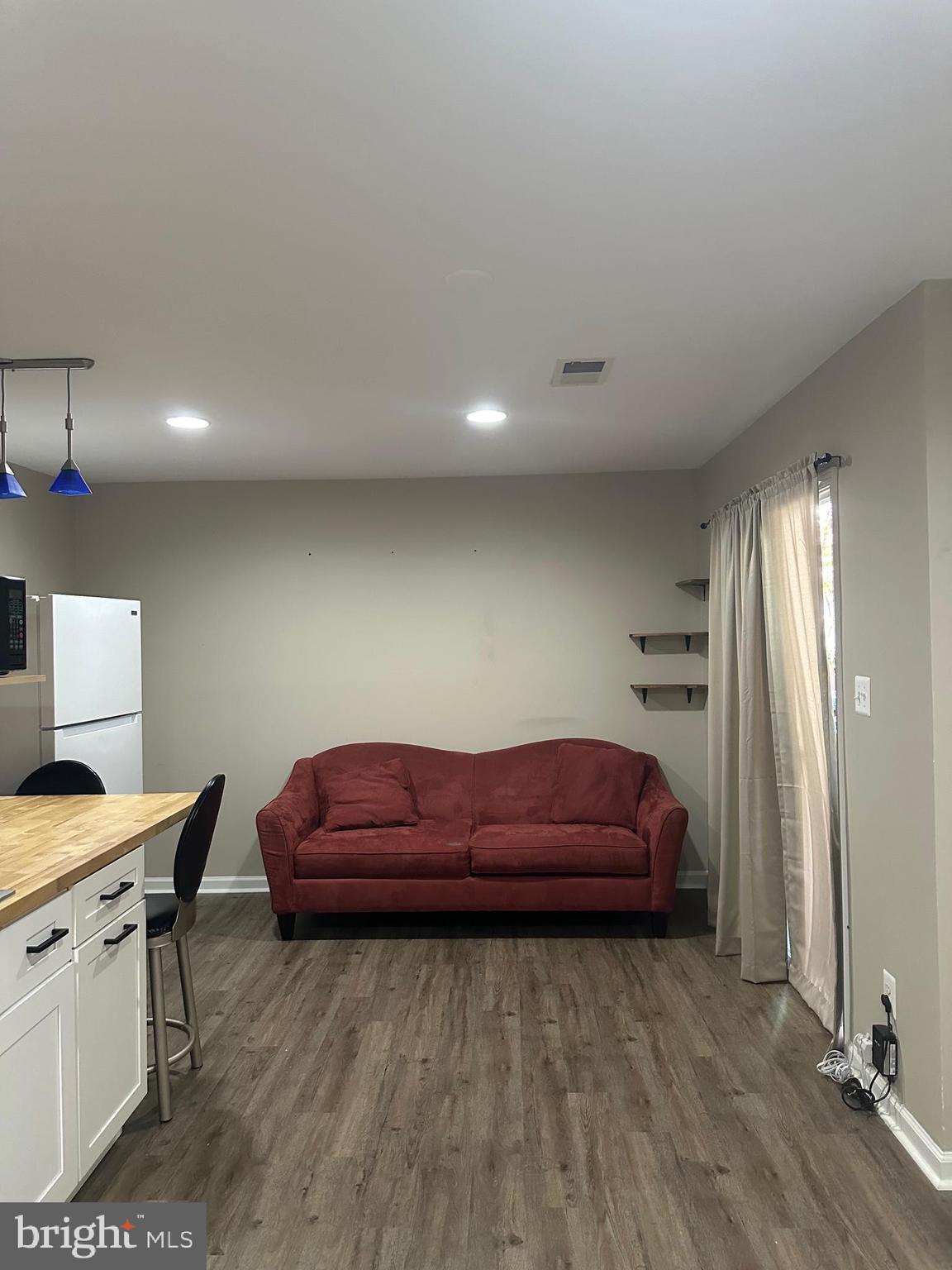 MONTCLAIR MEWS - Residential Lease