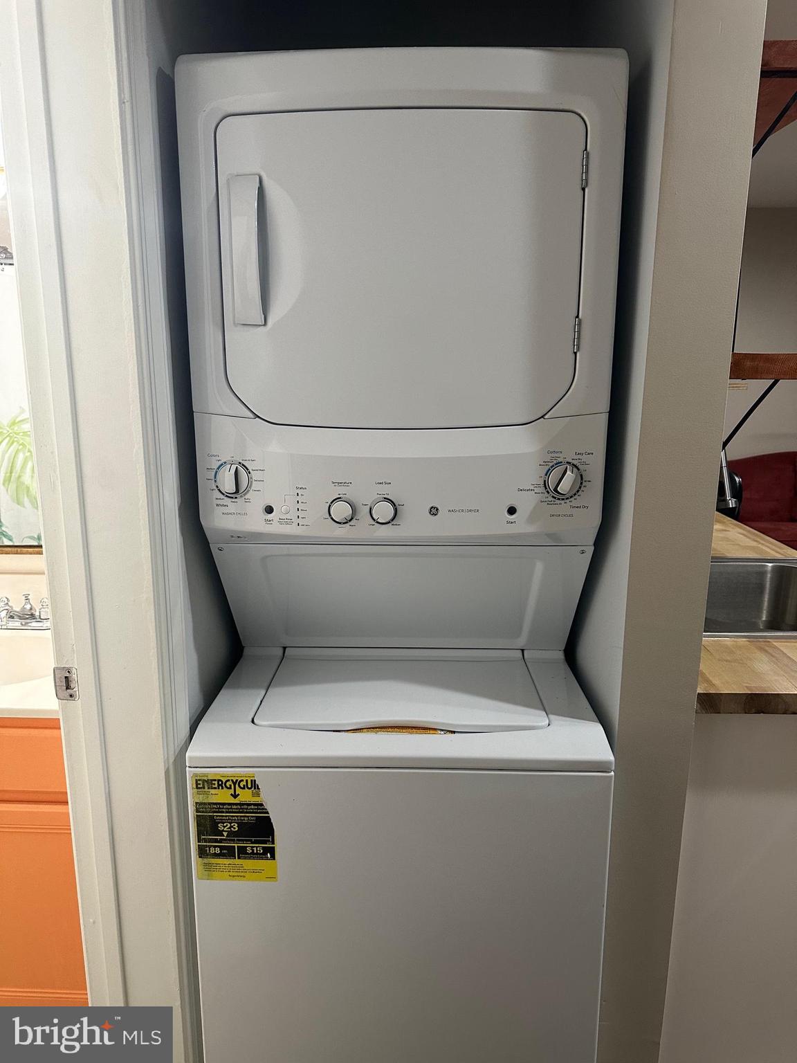 MONTCLAIR MEWS - Residential Lease