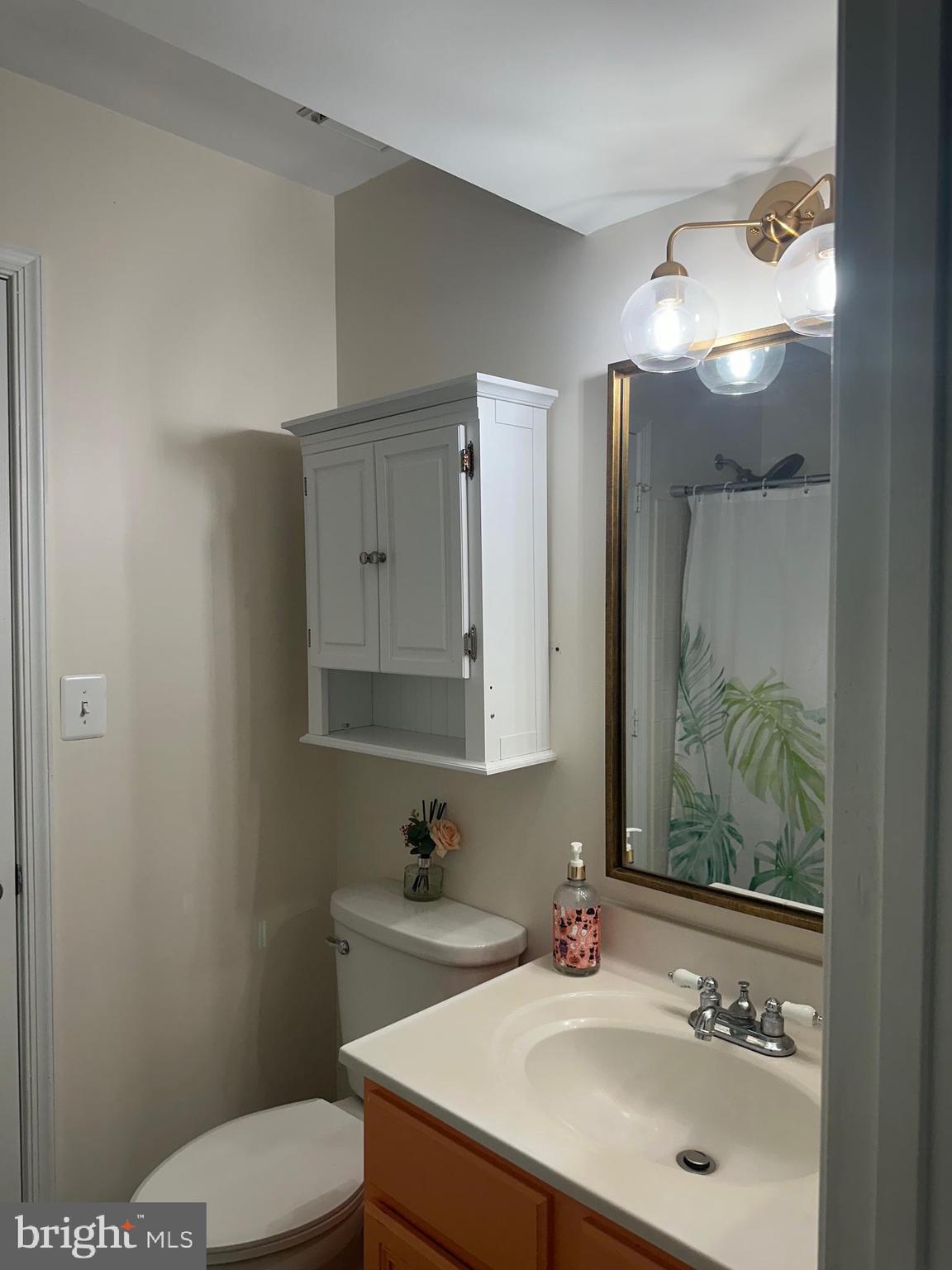 MONTCLAIR MEWS - Residential Lease