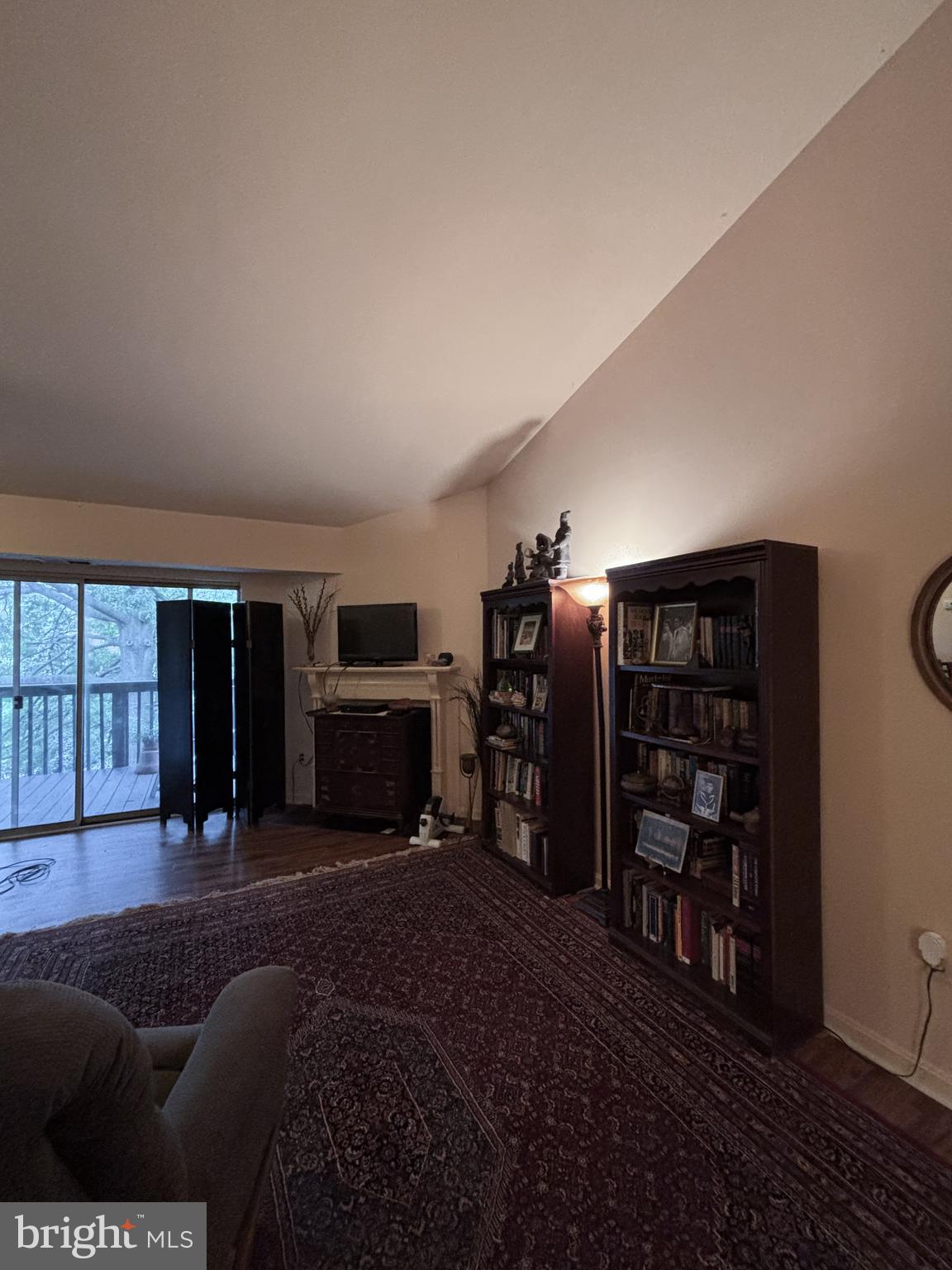 CROMWELL FOUNTAIN - Residential