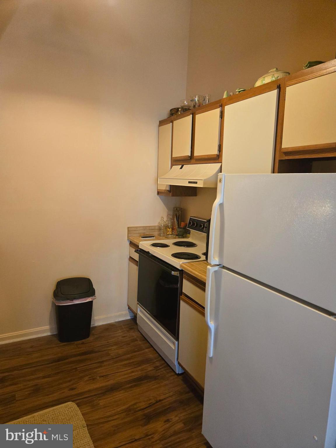 CROMWELL FOUNTAIN - Residential