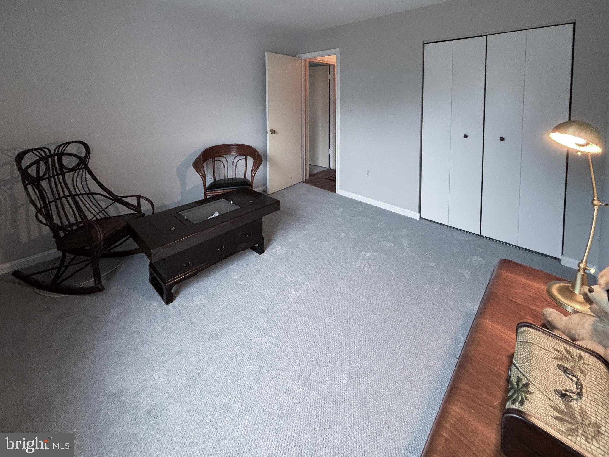 CROMWELL FOUNTAIN - Residential