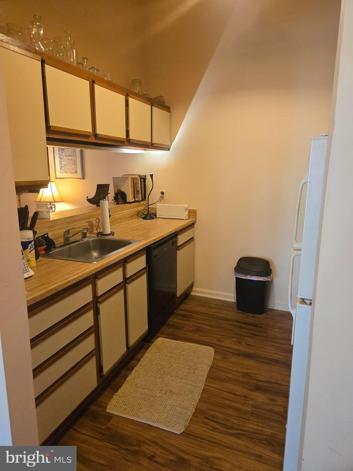 CROMWELL FOUNTAIN - Residential