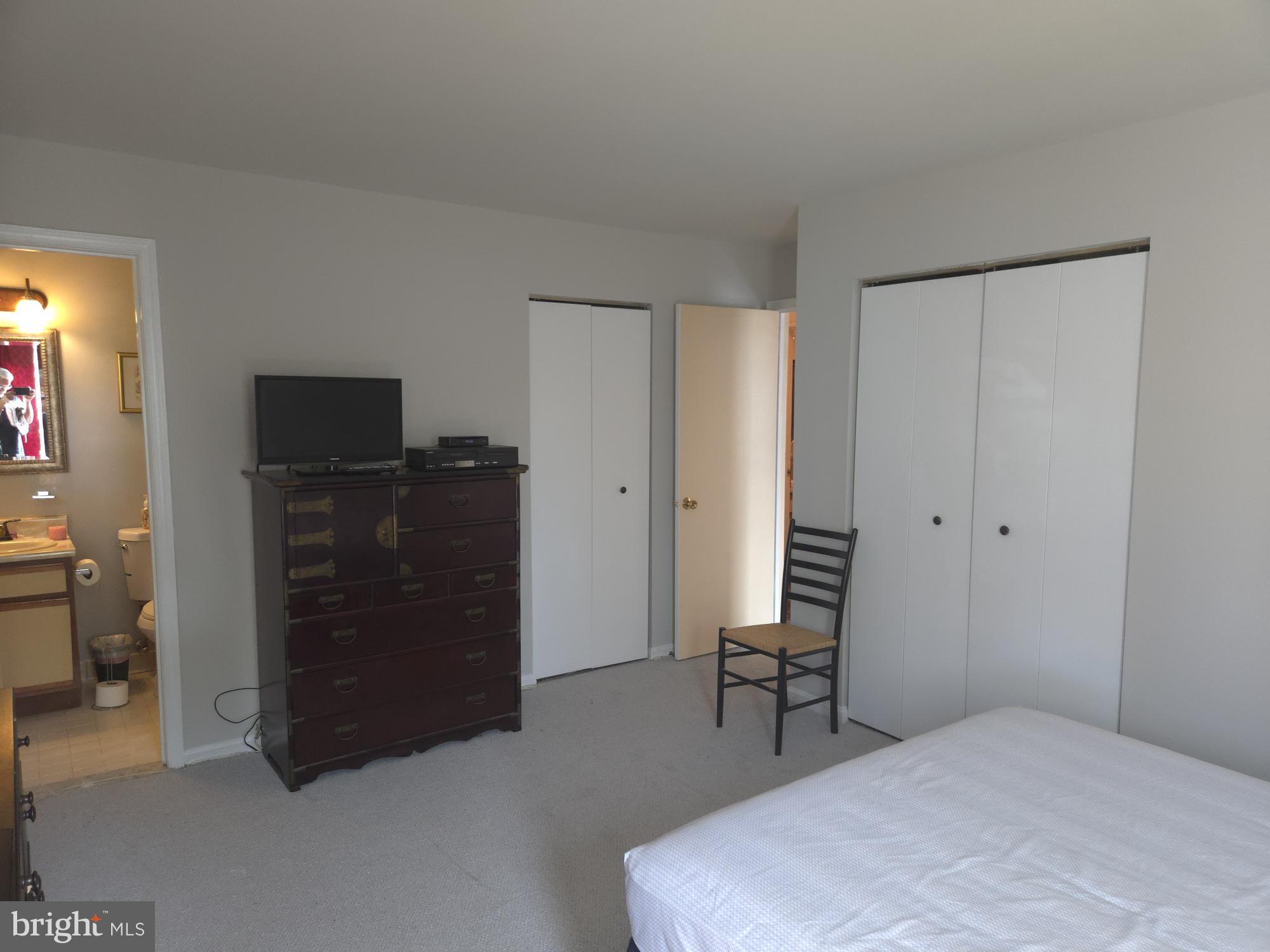 CROMWELL FOUNTAIN - Residential