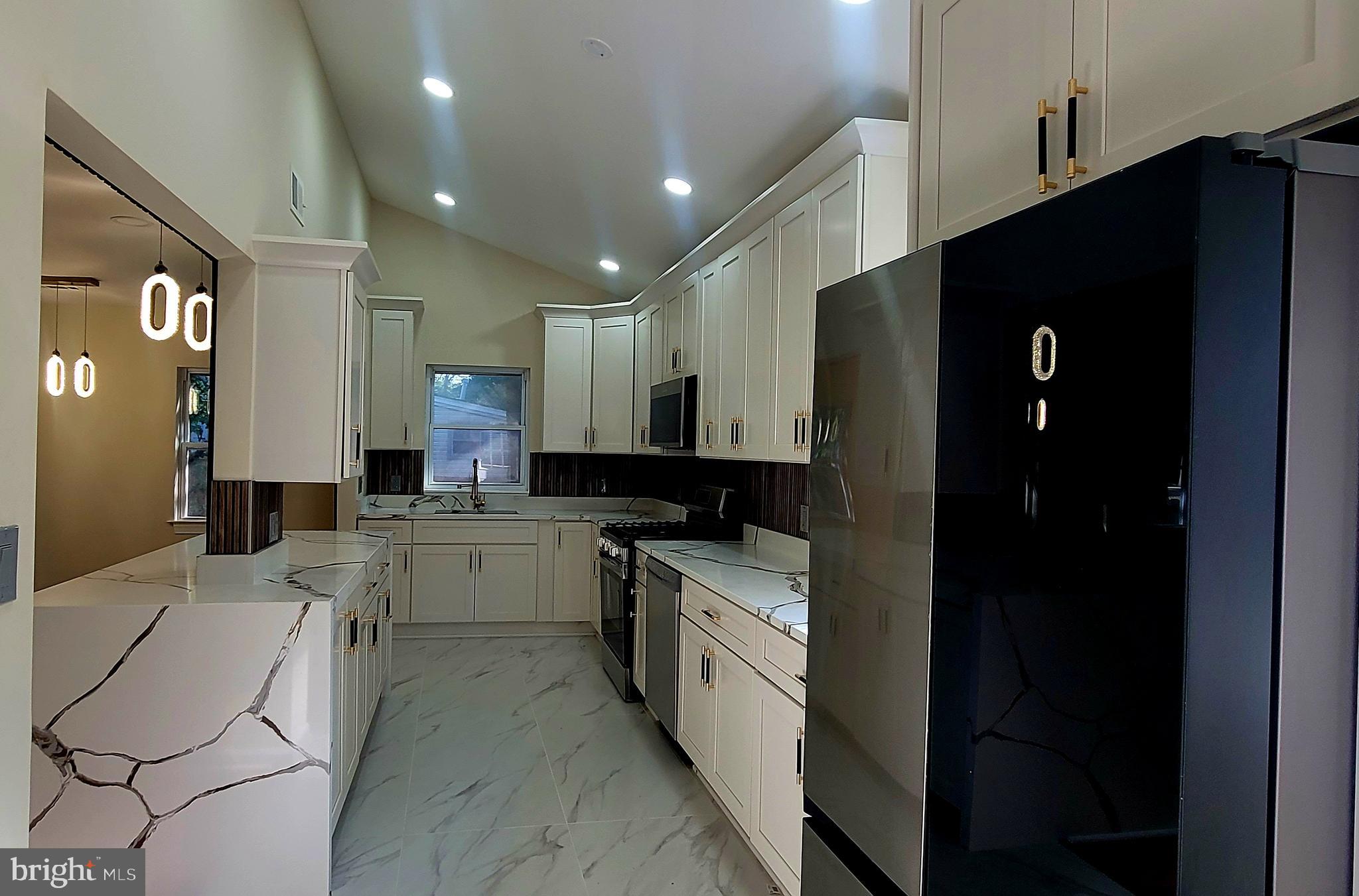 FRANCONIA HEIGHTS - Residential Lease