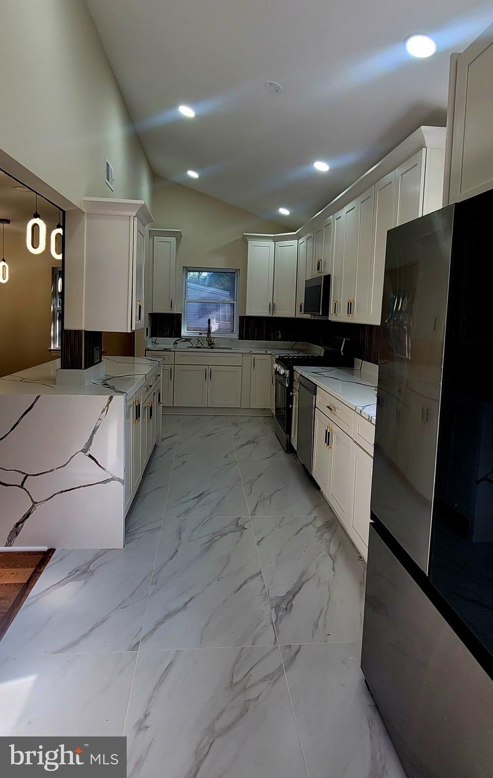 FRANCONIA HEIGHTS - Residential Lease