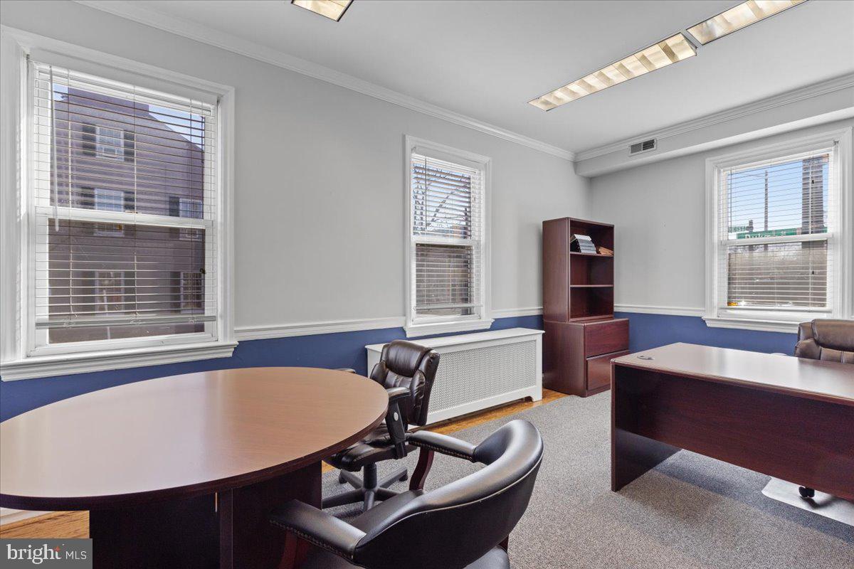 OLD TOWN - Commercial Sale