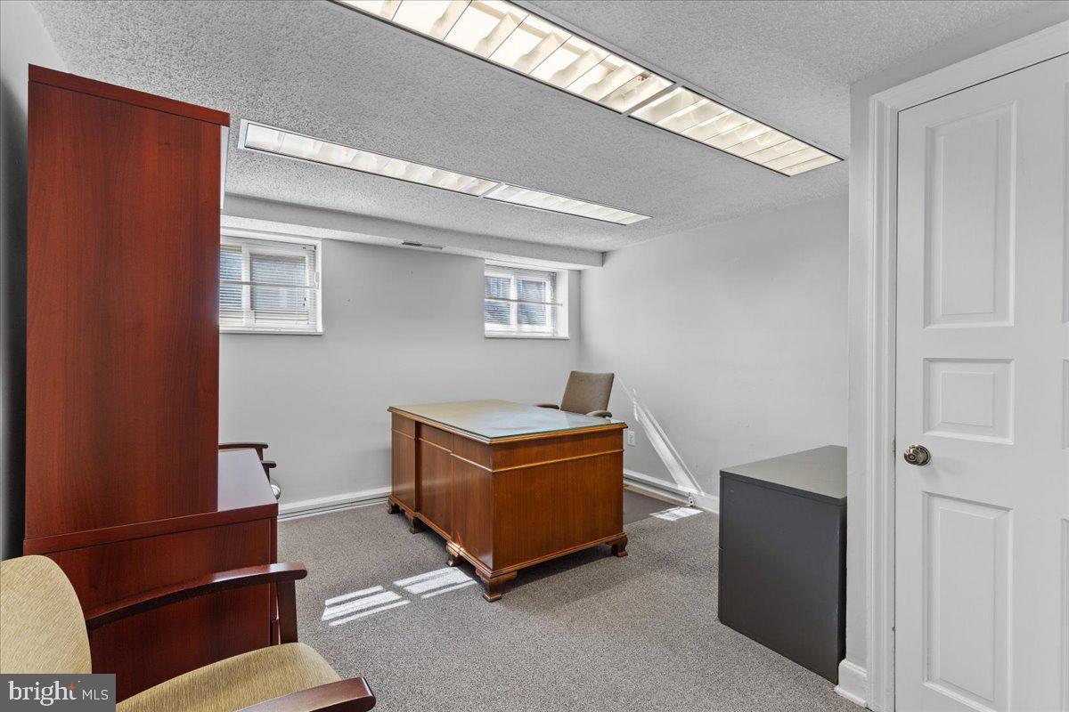 OLD TOWN - Commercial Sale