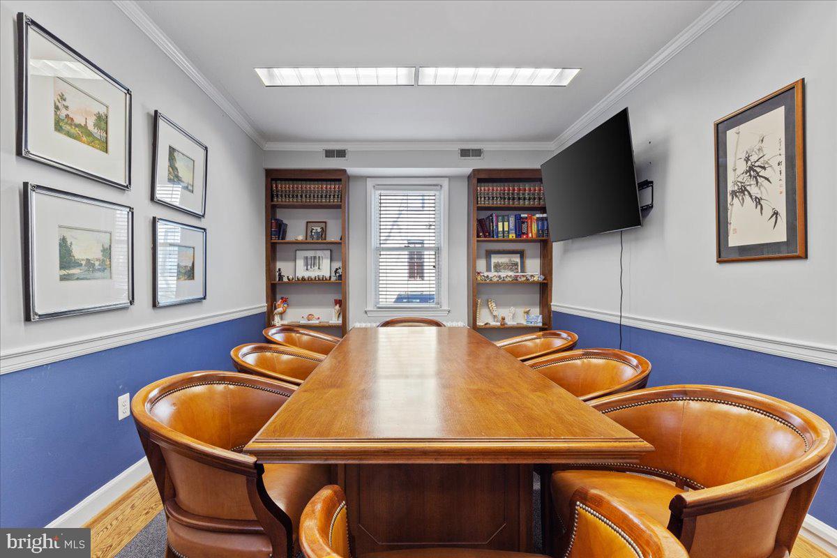 OLD TOWN - Commercial Sale