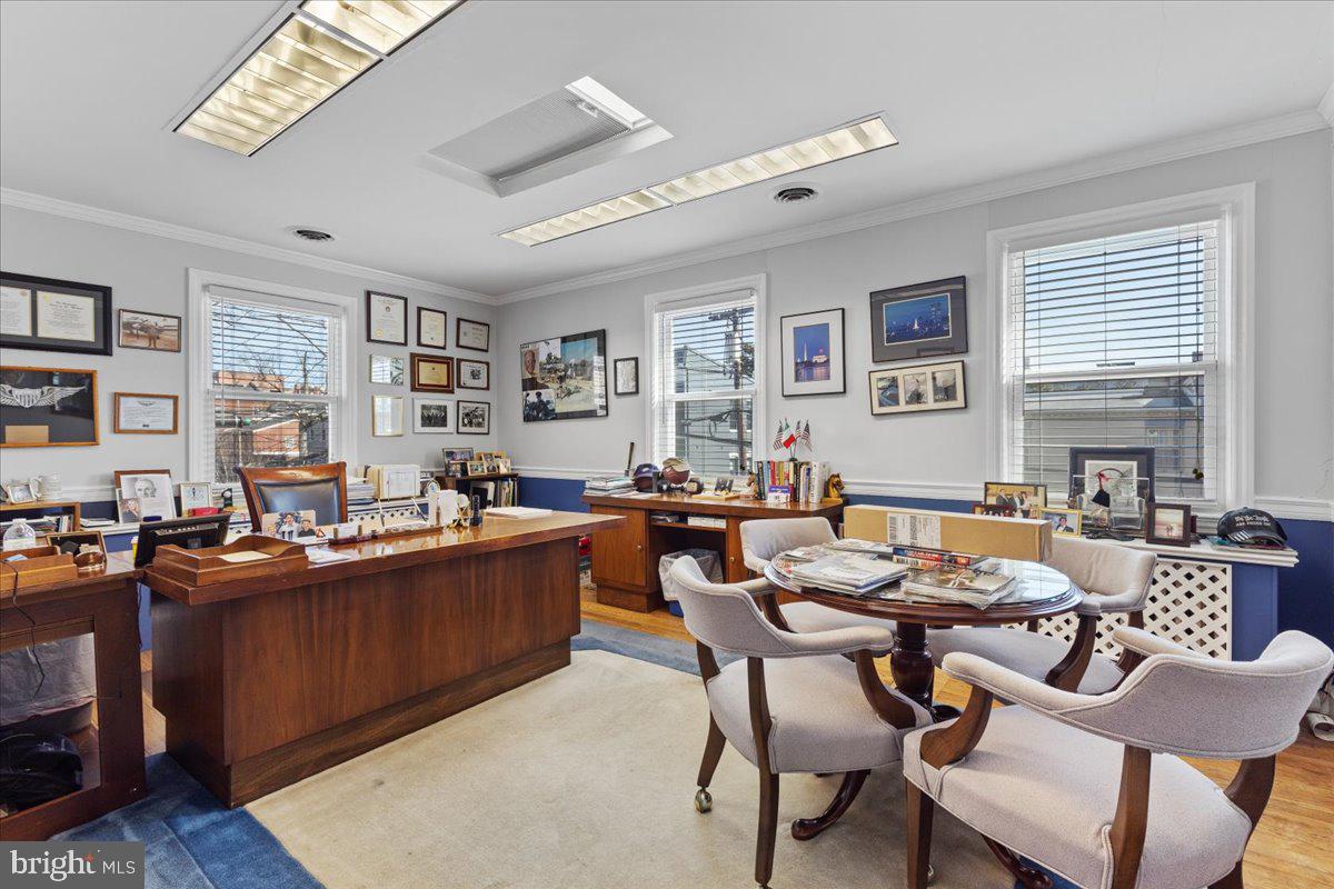 OLD TOWN - Commercial Sale