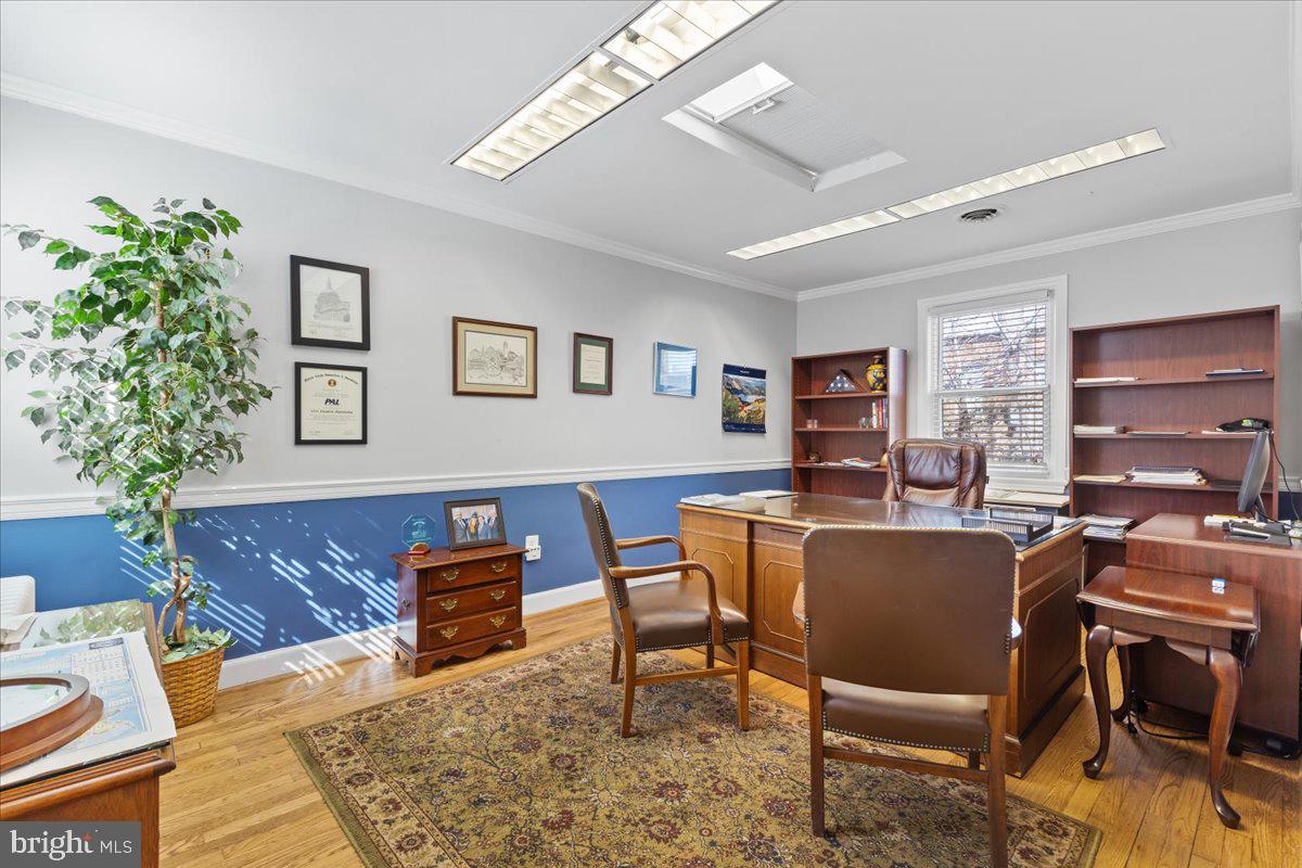 OLD TOWN - Commercial Sale