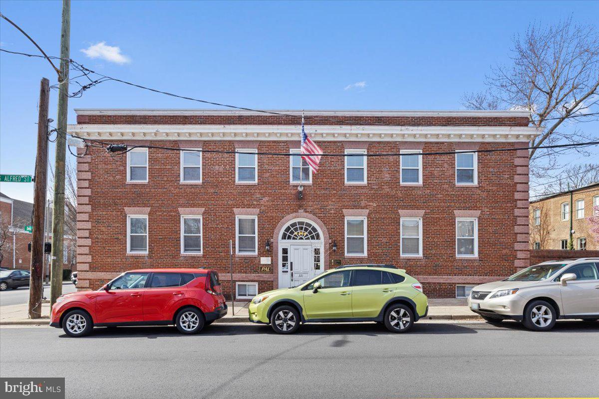 OLD TOWN - Commercial Sale