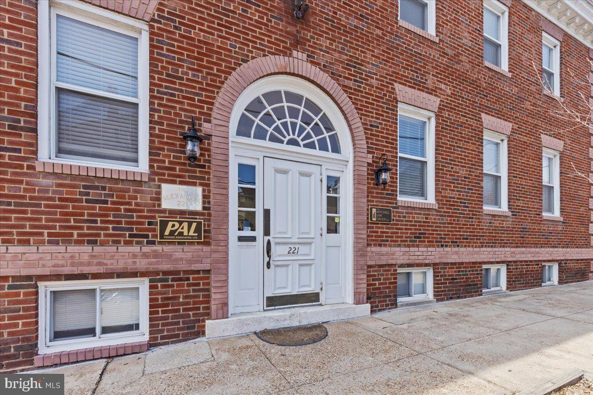 OLD TOWN - Commercial Sale