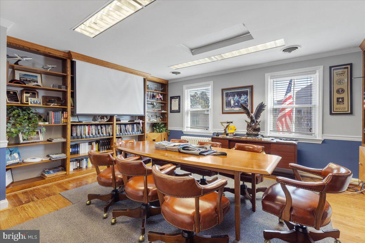 OLD TOWN - Commercial Sale