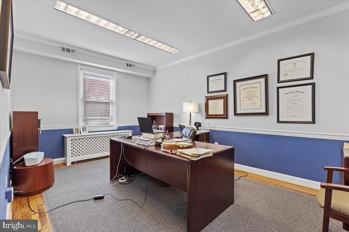 OLD TOWN - Commercial Sale