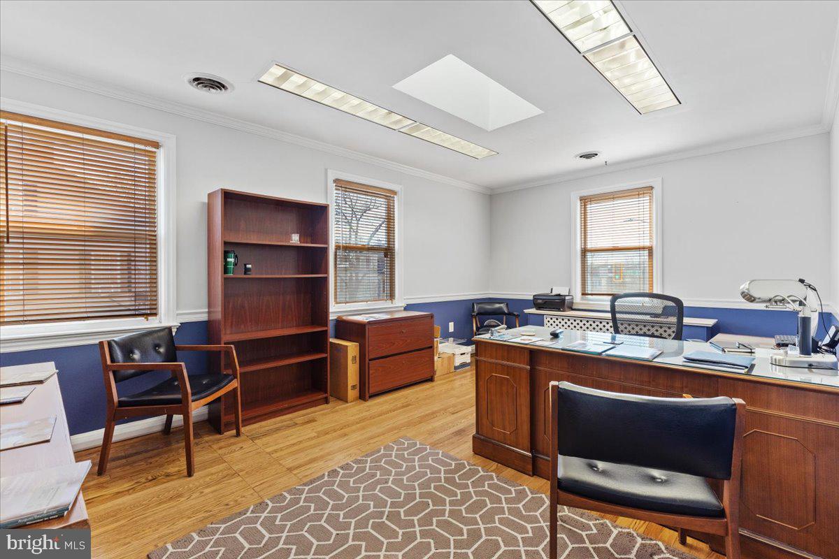 OLD TOWN - Commercial Sale