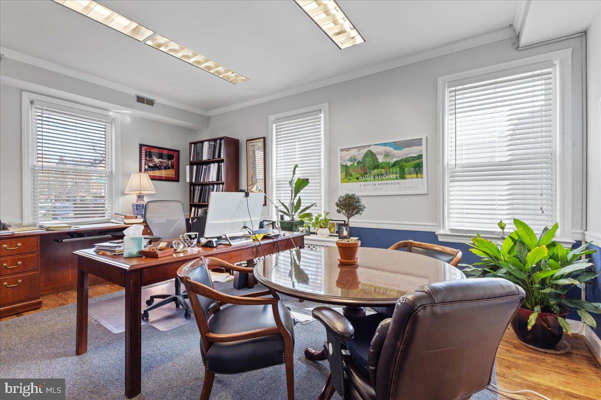 OLD TOWN - Commercial Sale