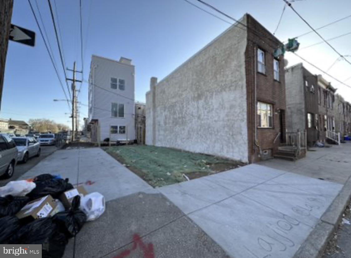 DEVELOPER ALERT! Corner vacant lot with CMX-2 (mixed-use) zoning in desirable West Passyunk/Grays Ferry section of South Philadelphia. Per city records, lot dimensions are 16' wide by 41.50 deep and 690 SF total. Sold as is. Buyer to conduct their own diligence including zoning and dimensions. The property is being sold via an ACT 135 conservatorship and requires court approval. Drive by today!