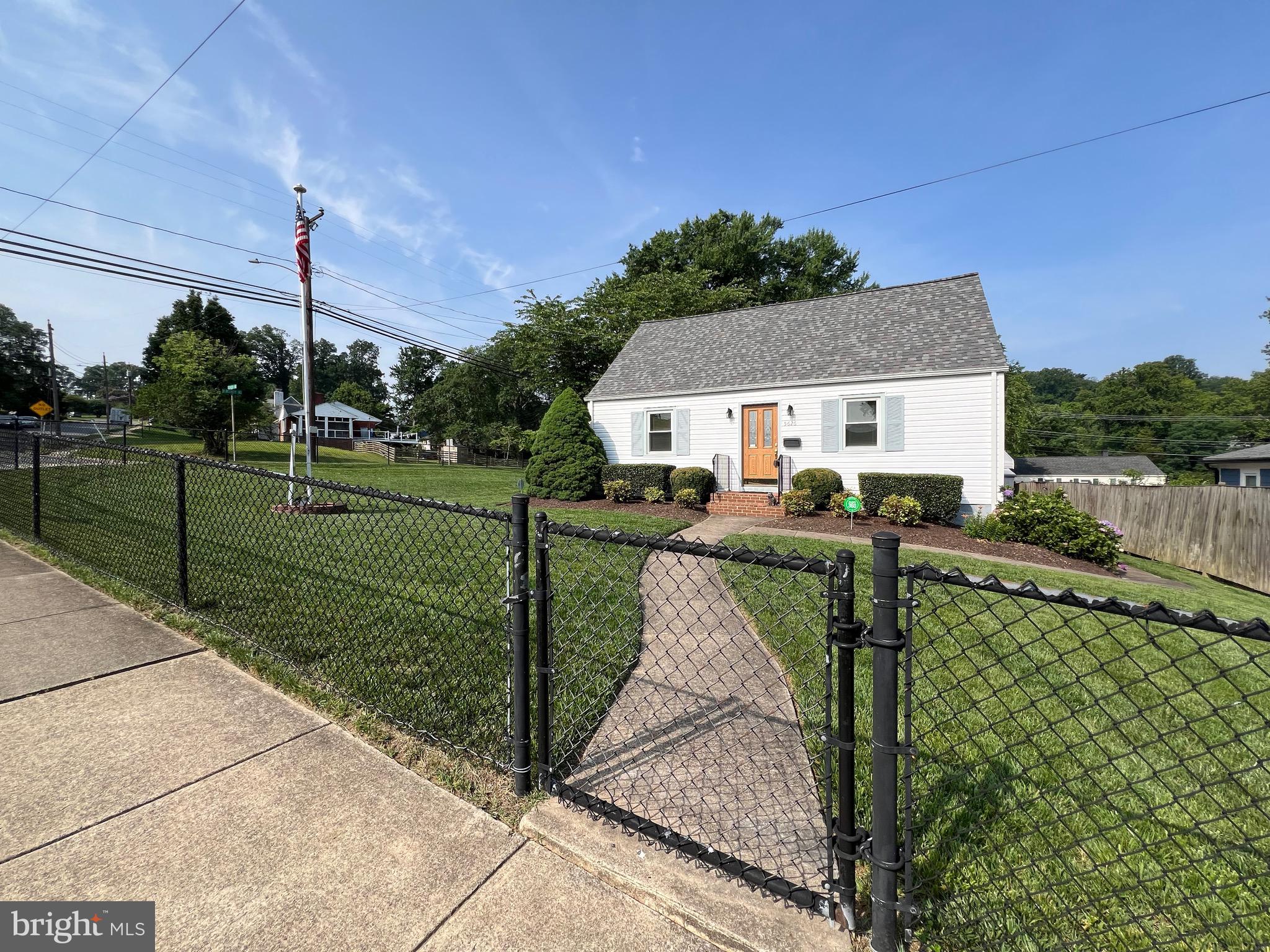 BURGUNDY VILLAGE - Residential Lease