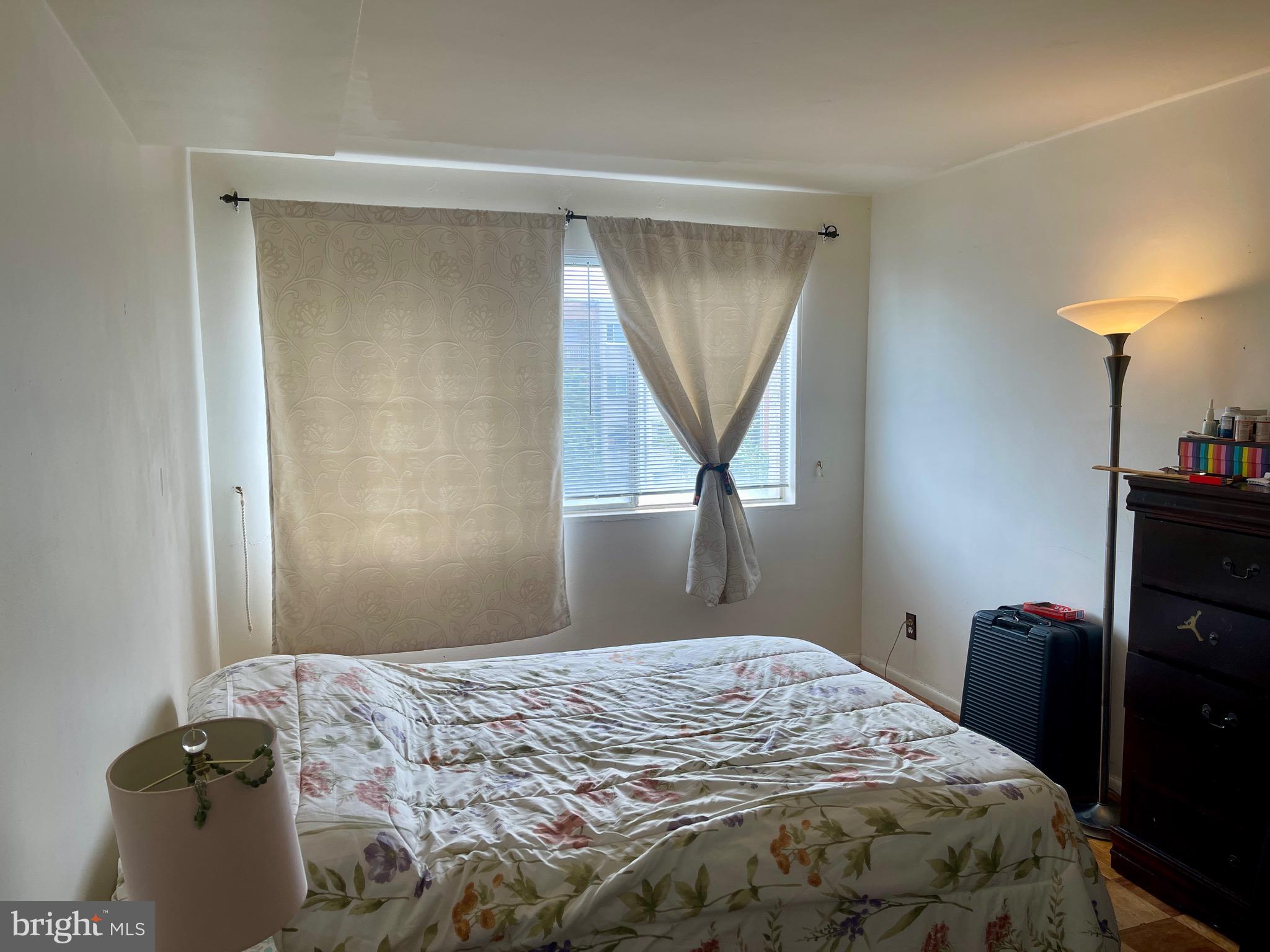 THE SEASONS - Residential