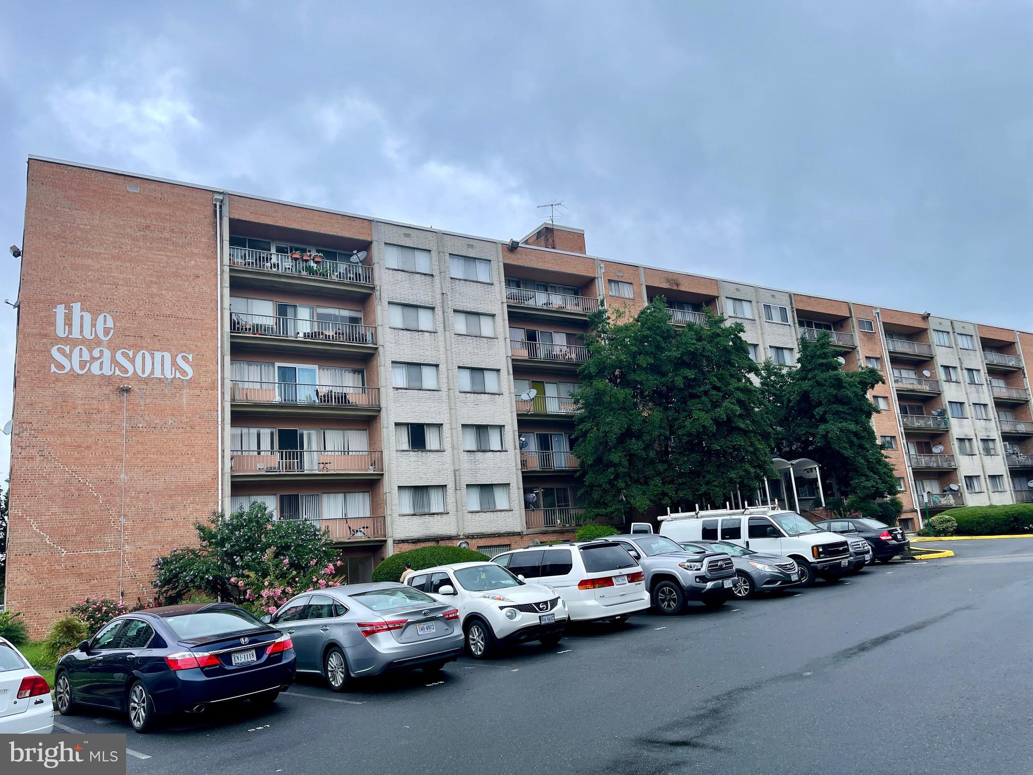 THE SEASONS - Residential