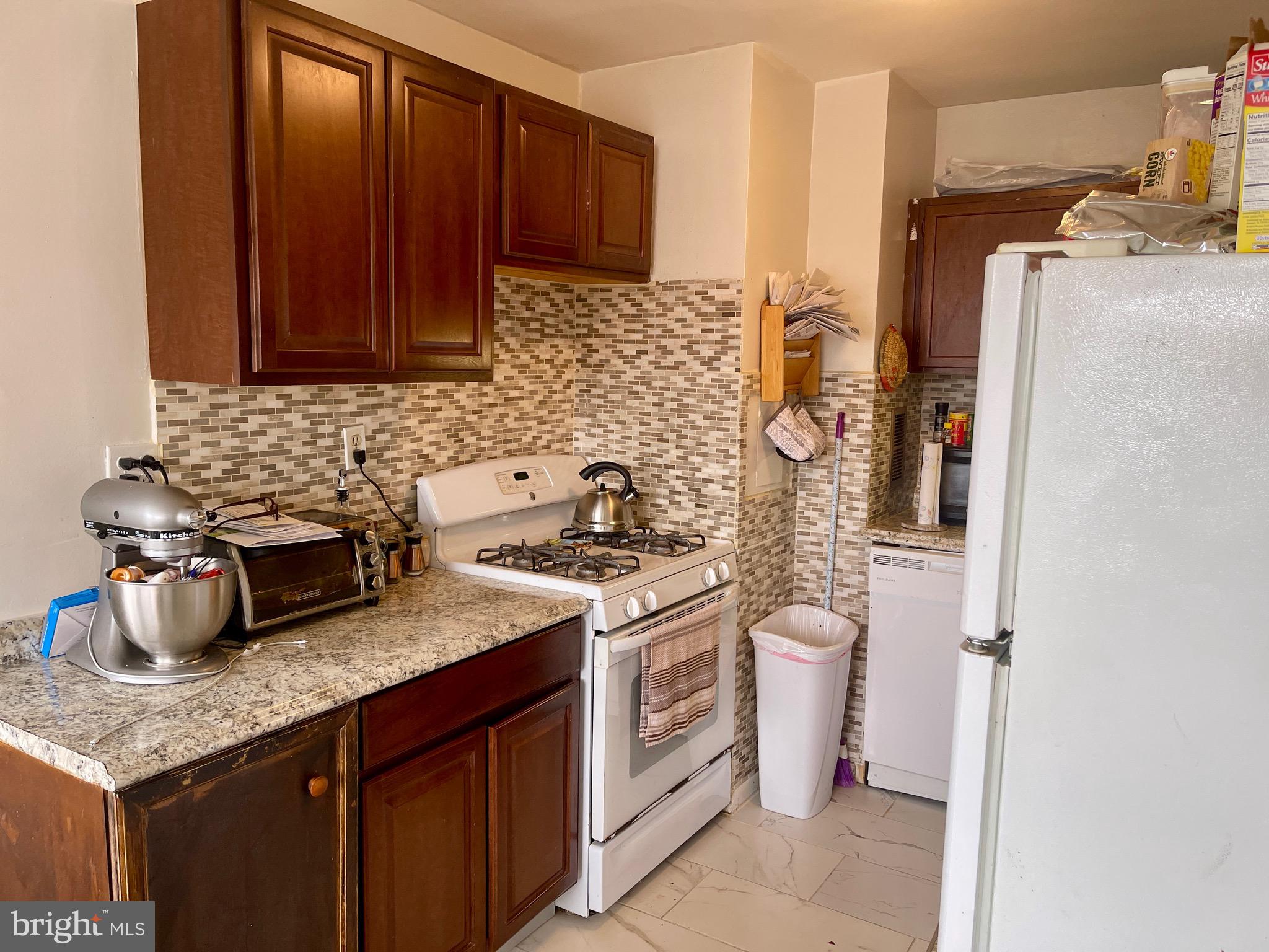 THE SEASONS - Residential