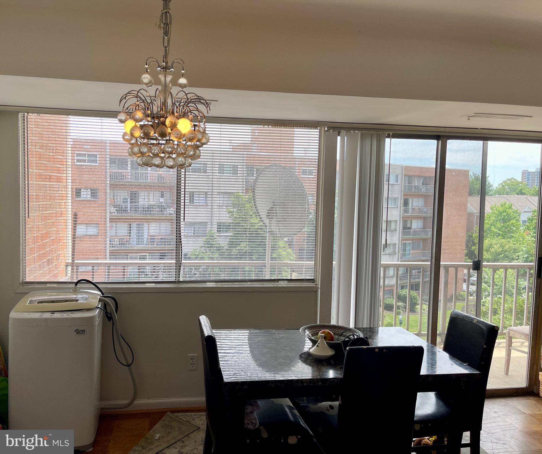 THE SEASONS - Residential