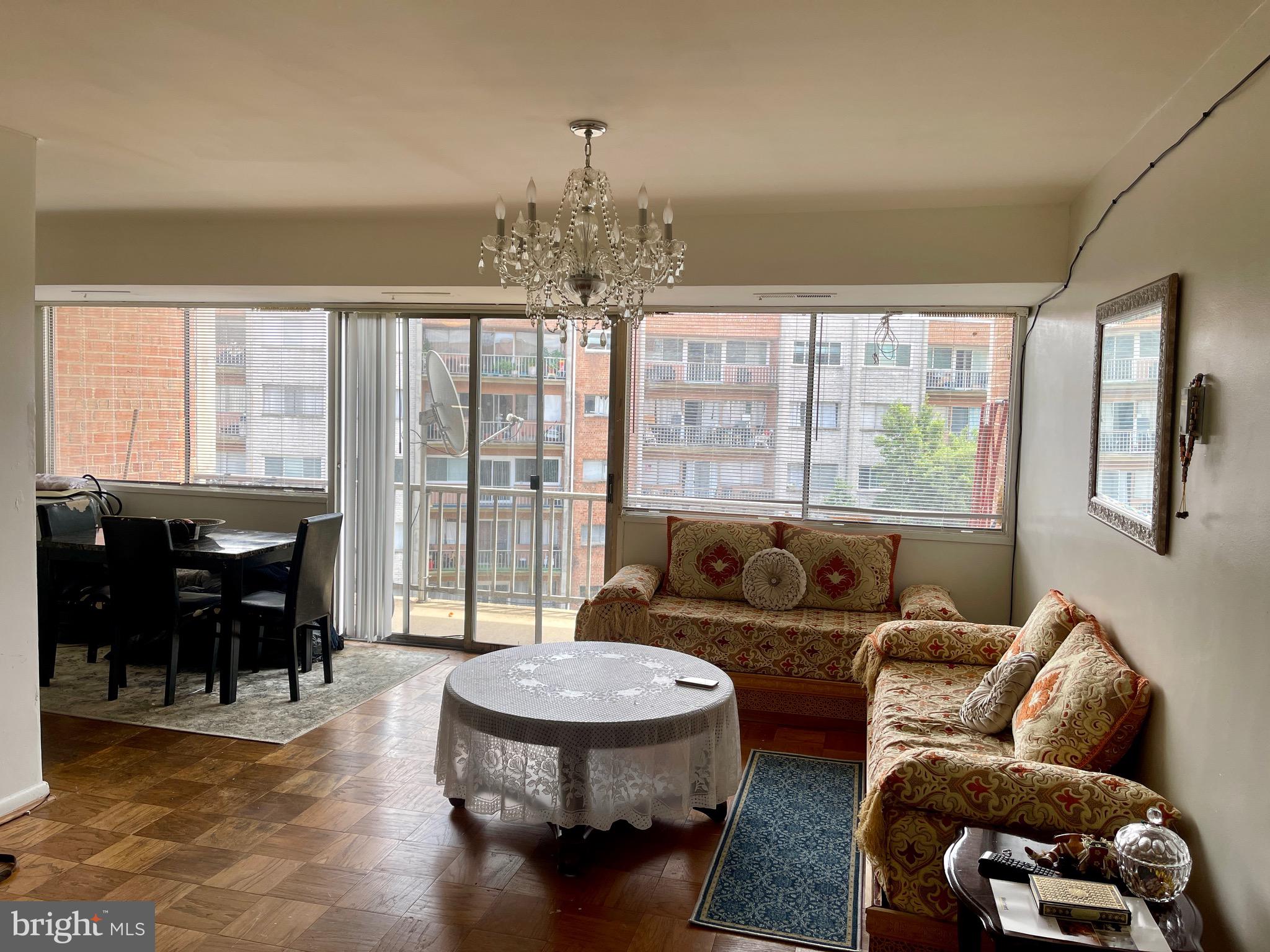 THE SEASONS - Residential