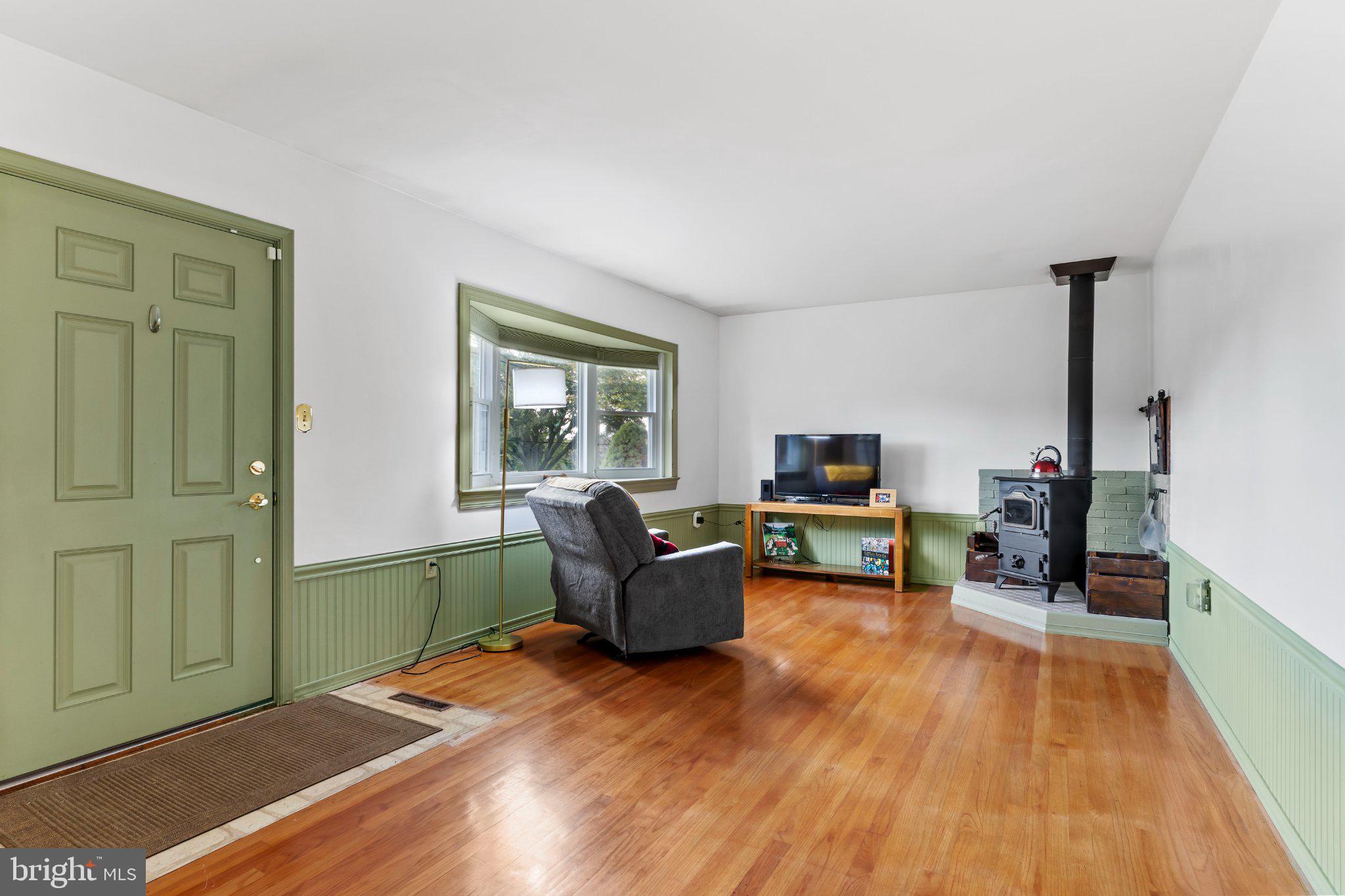 324 W LISBURN ROAD