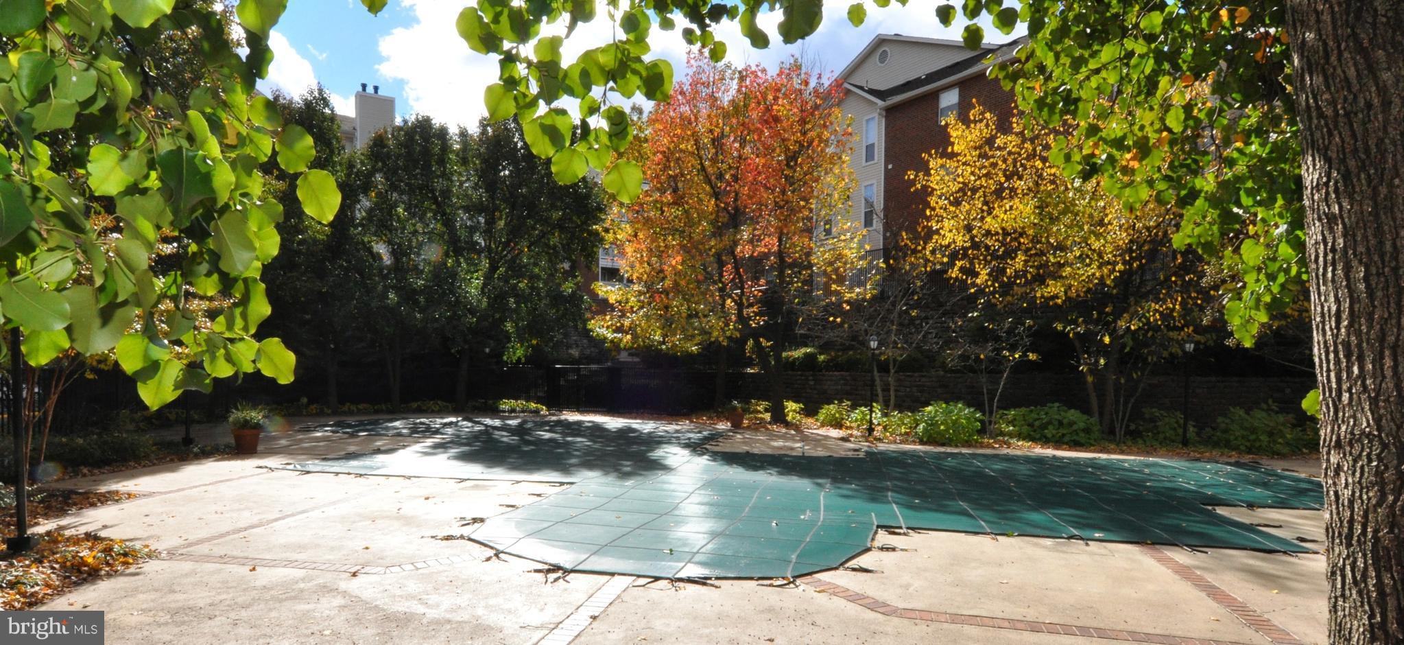 FOUNTAINS AT MCLEAN - Residential Lease