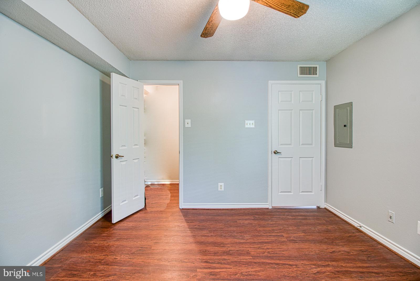 FOUNTAINS AT MCLEAN - Residential Lease