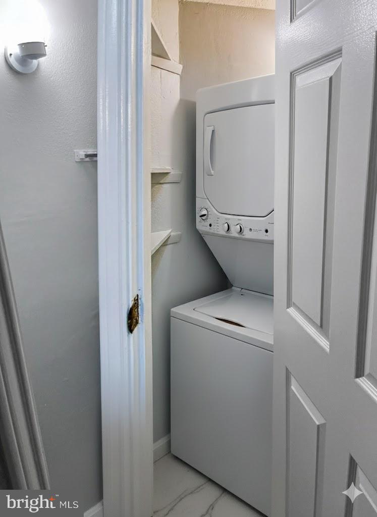 FOUNTAINS AT MCLEAN - Residential Lease