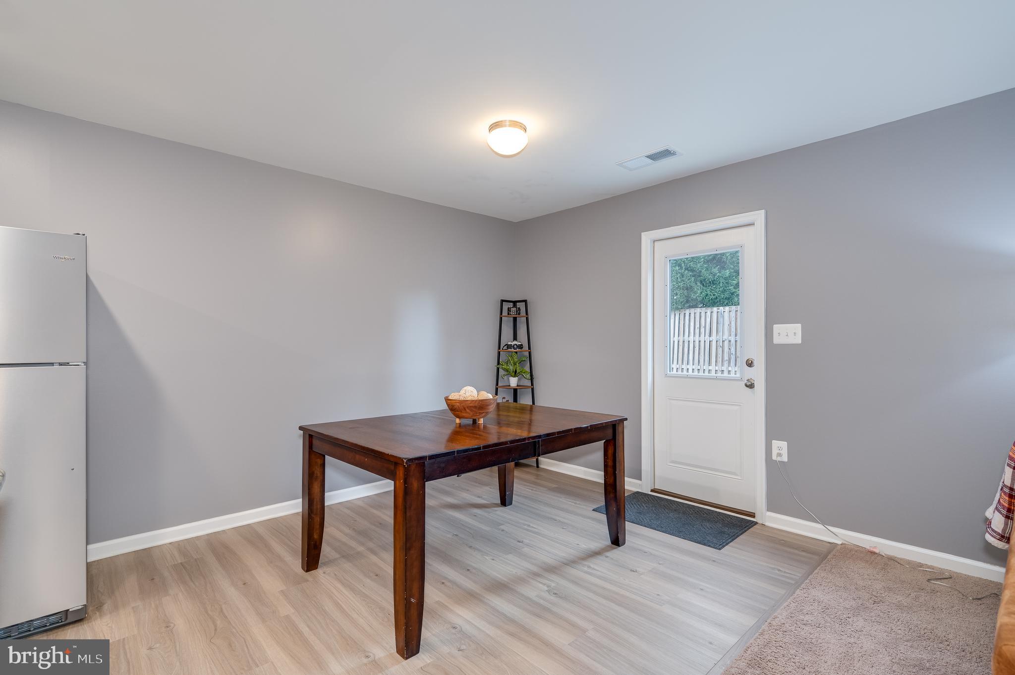 MCGINNIS POINT - Residential