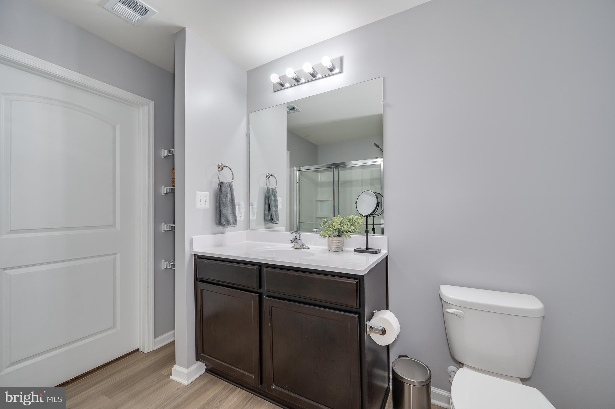 MCGINNIS POINT - Residential