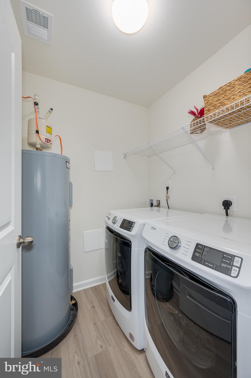 MCGINNIS POINT - Residential