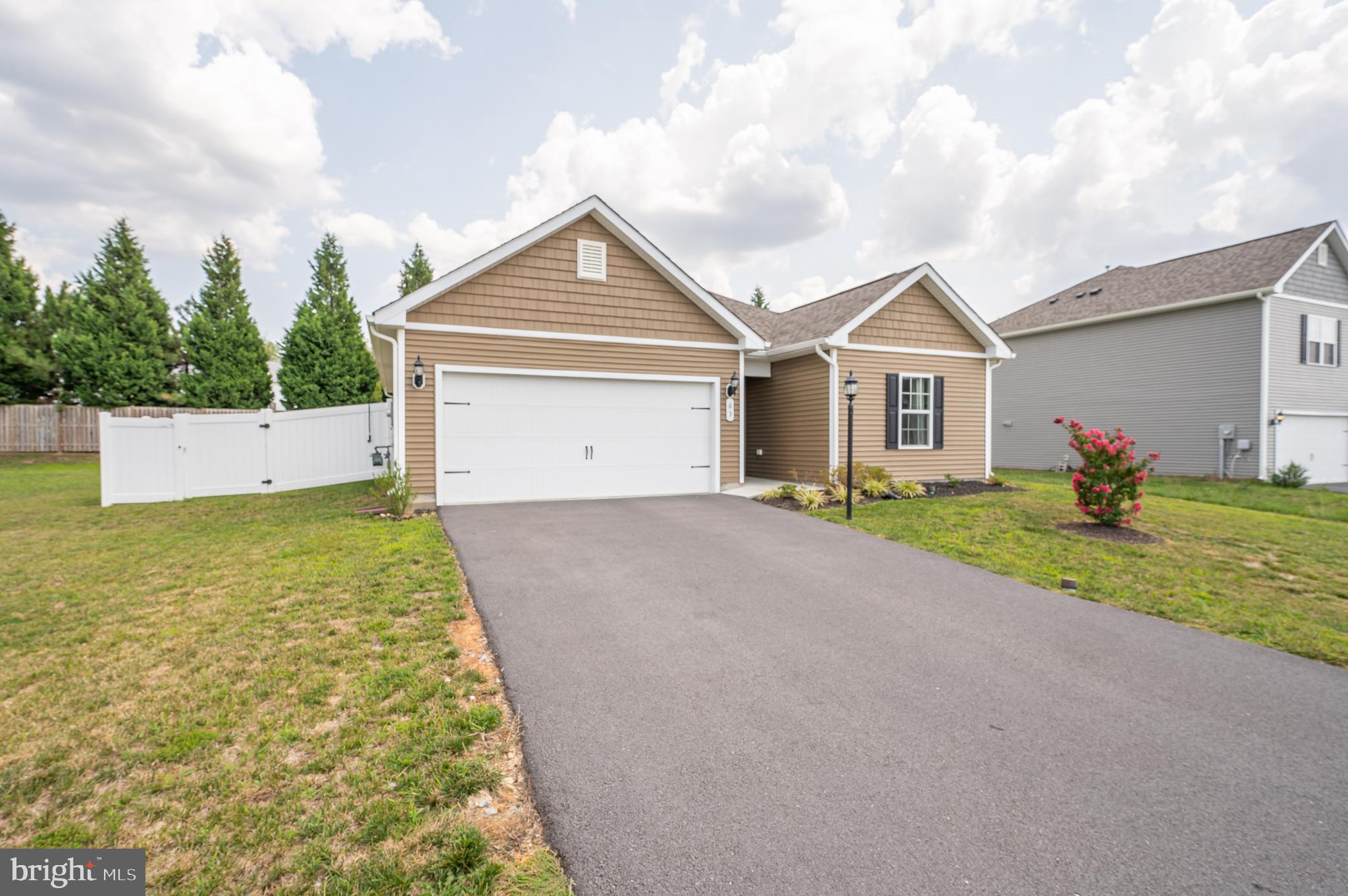 MCGINNIS POINT - Residential